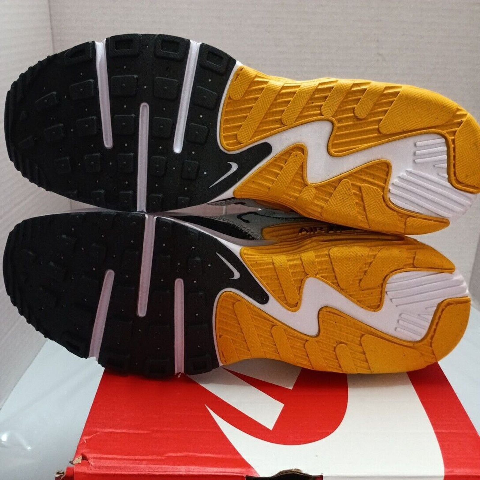 Nike Nike Men's 10.5 Air Max Excee White Black Gold Shoes Size US 10.5 / EU 43-44 - 6 Thumbnail