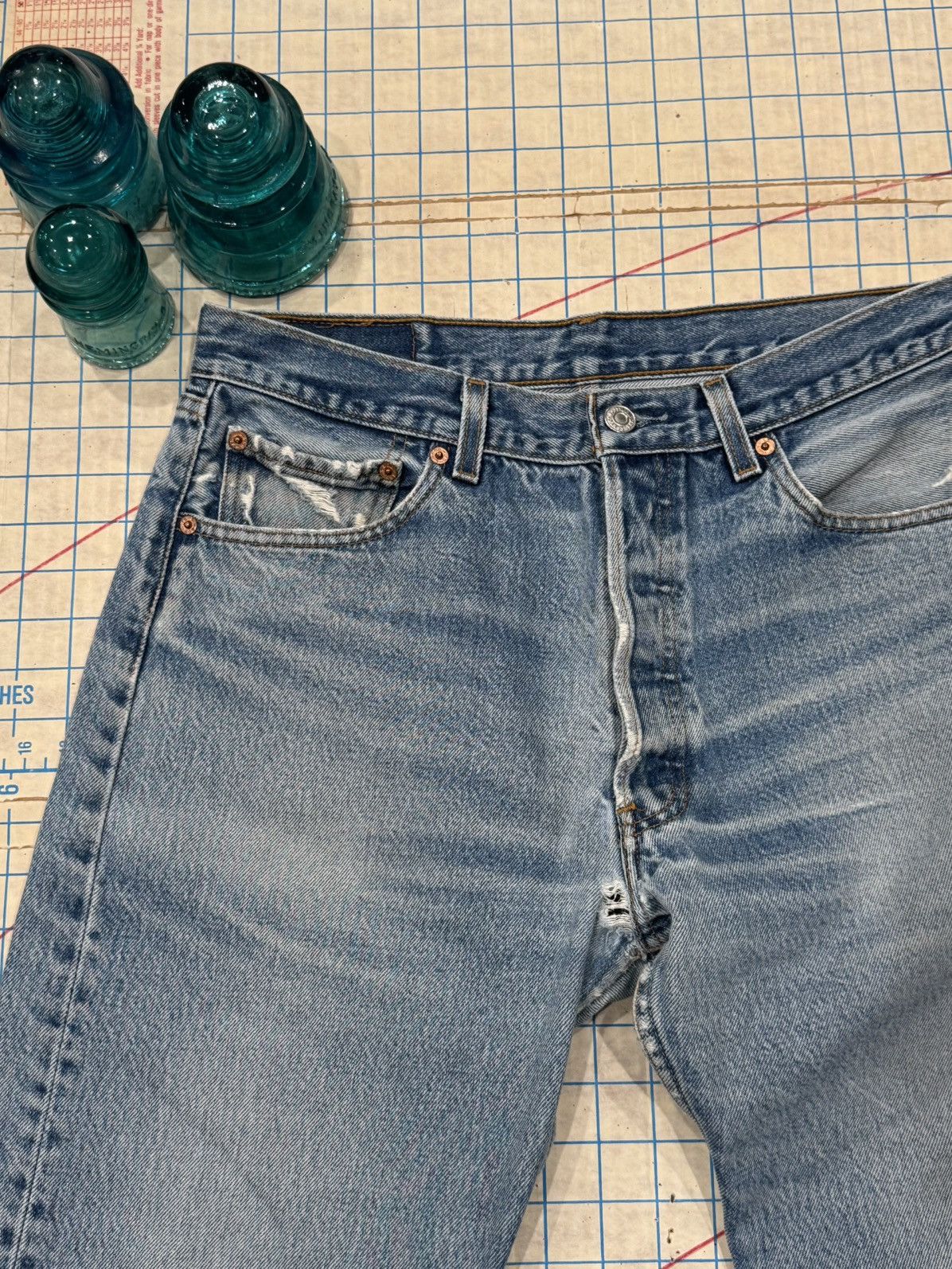 Levi's Vintage Levi’s 501 Jeans Mens Size 34x30 Nice Fade and Wear Size US 34 / EU 50 - 5 Thumbnail