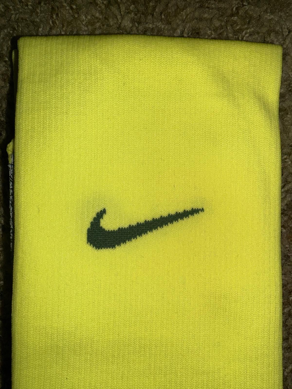Nike Nike Men’s Australia 2025/26 Vapor Strike Knee-High Socks Sample Size ONE SIZE - 3 Thumbnail
