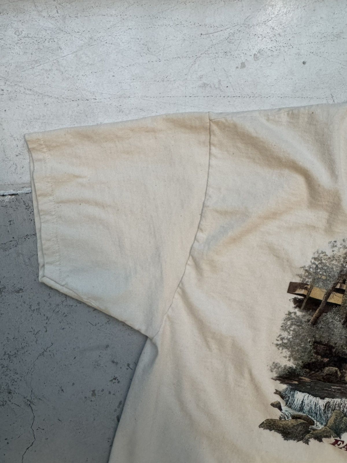 Vintage Vintage INSANE 1994 Fallingwater Frank Lloyd Wright Tee Size US XL / EU 56 / 4 - 4 Thumbnail