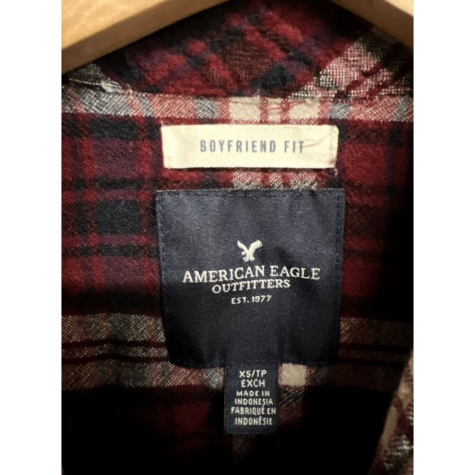 American Eagle Outfitters Basic Womens XS Red American Eagle Plaid Button Flannel Boyfriend Fit Size Size XS / US 0-2 / IT 36-38 - 3 Thumbnail