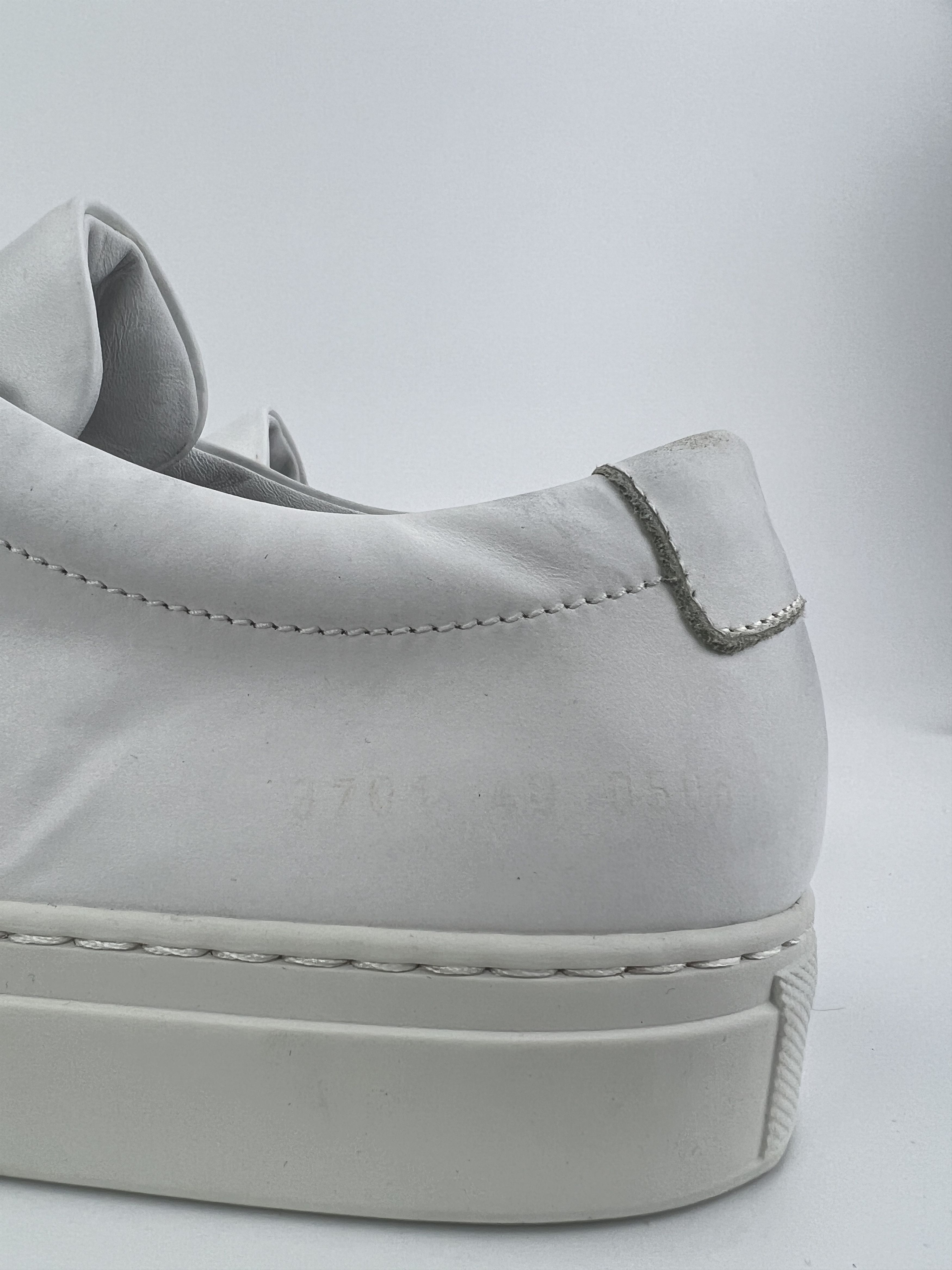 Common Projects Woman By Common Projects Achilles Low White Leather Shoes Size US 8 / IT 38 - 10 Thumbnail