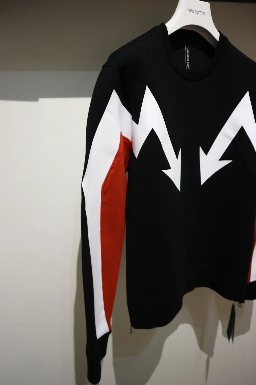 Neil Barrett Arrow print neoprene sweatshirt Size US XS / EU 42 / 0 - 6 Thumbnail