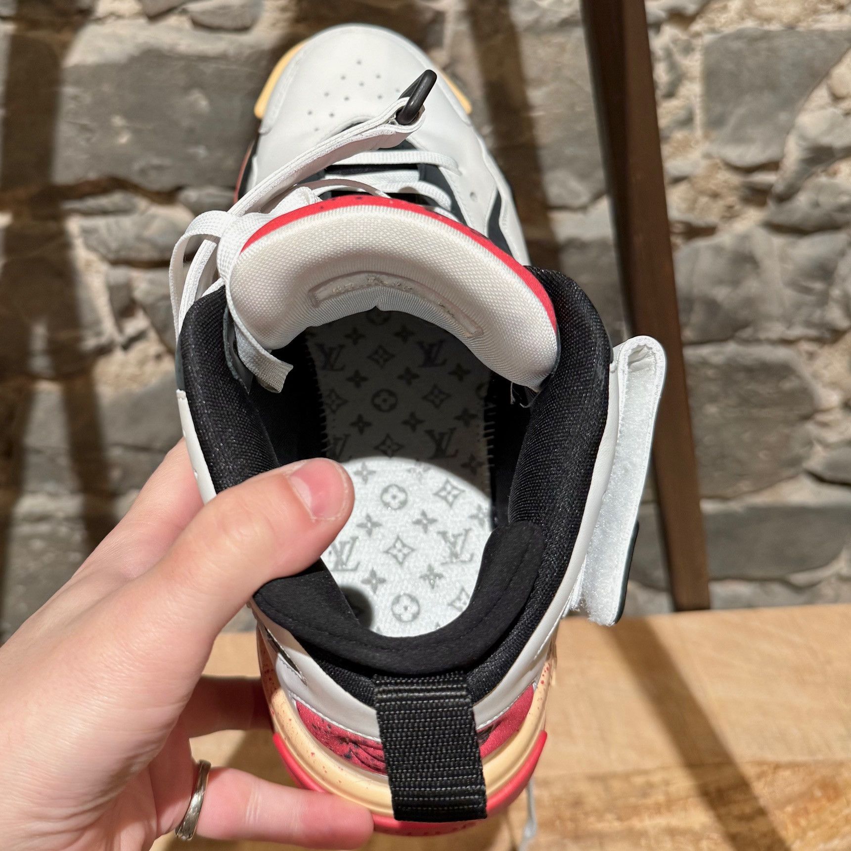 Louis Vuitton Louis Vuitton FW22 White Red Trainer 2 Basketball Sneakers Size US 8.5 / EU 41-42 - 13 Thumbnail
