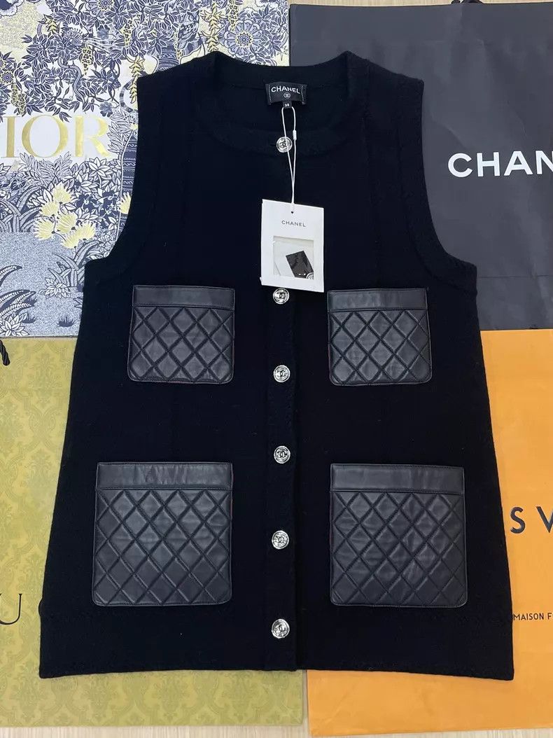Chanel Chanel Black leather diamond plaid four-pocket vest Size XS / US 0-2 / IT 36-38 - 1 Thumbnail