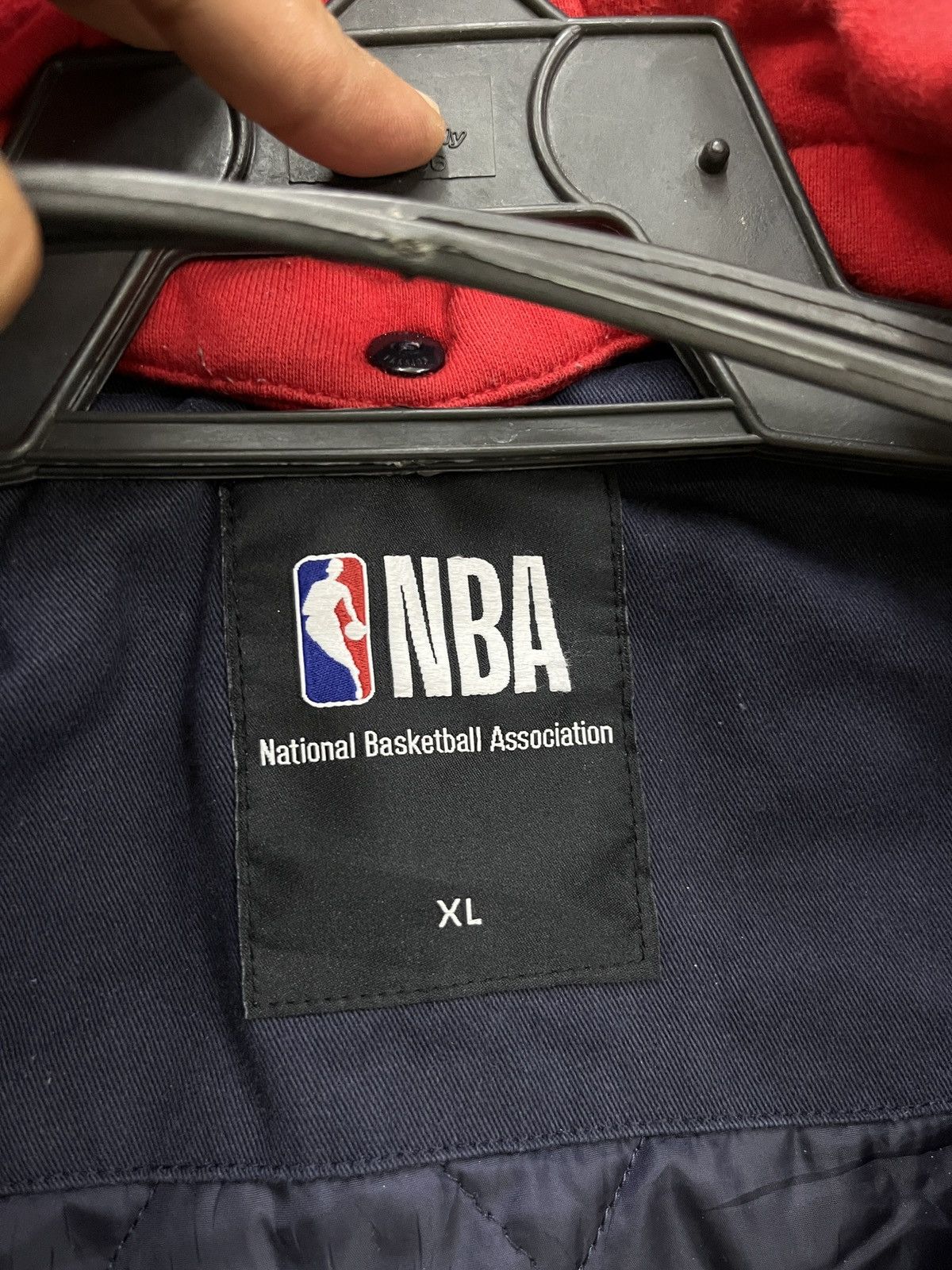 NBA 🔥🔥🔥STEALS CHICAGO BULLS DETACHABLE HOODIE JACKET Size US M / EU 48-50 / 2 - 8 Thumbnail