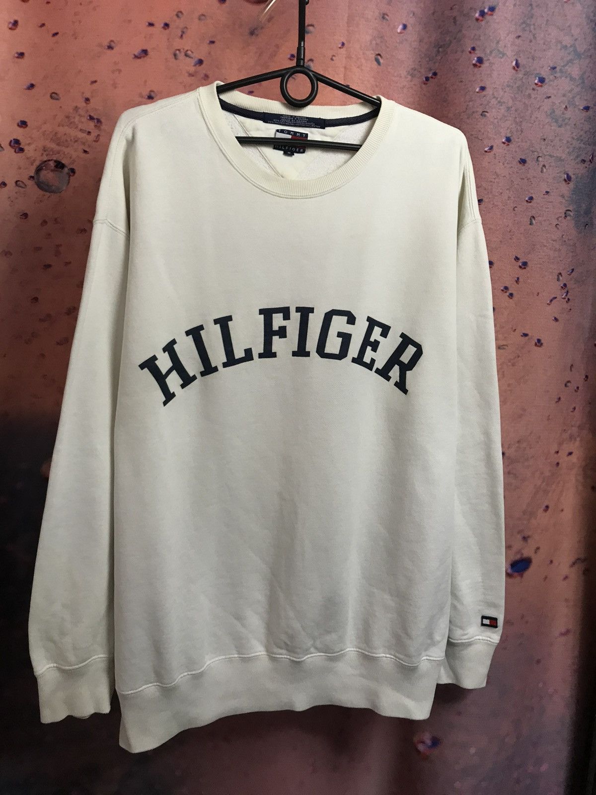 Tommy Hilfiger Vintage Tommy Hilfiger streetwear sweatshirt Size US L / EU 52-54 / 3 - 1 Thumbnail