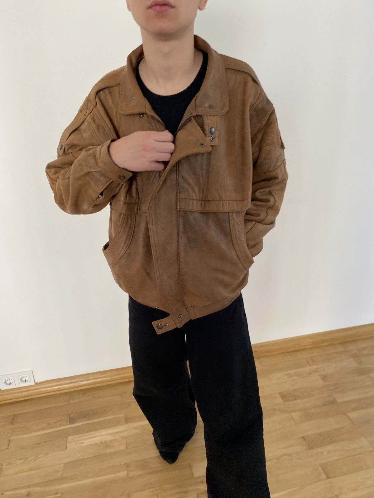 Genuine Leather Vintage Faded Leather Jacket Cropped Fit Made In England Size US M / EU 48-50 / 2 - 14 Thumbnail