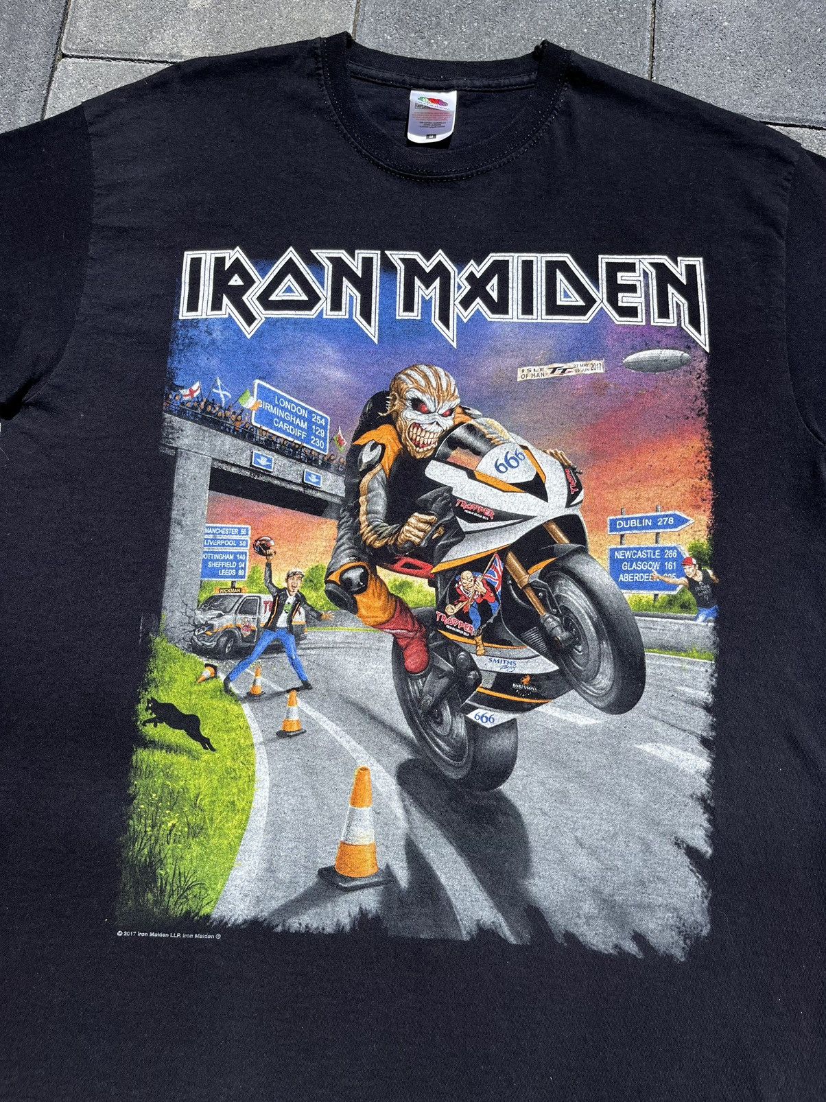 Band Tees × Iron Maiden 🎸 IRON MAIDEN THE BOOK OF SOULS BRITISH AND IRISH TOUR 2017 Size US M / EU 48-50 / 2 - 4 Thumbnail