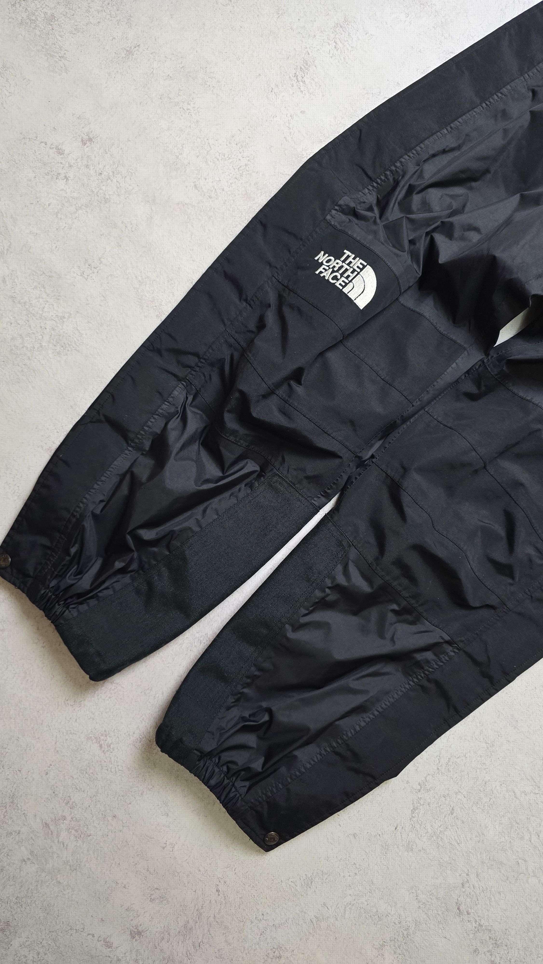 The North Face Gore-Tex Mountain Light Pants Men’s S Full Zip Ski Shell Size US 30 / EU 46 - 14 Thumbnail