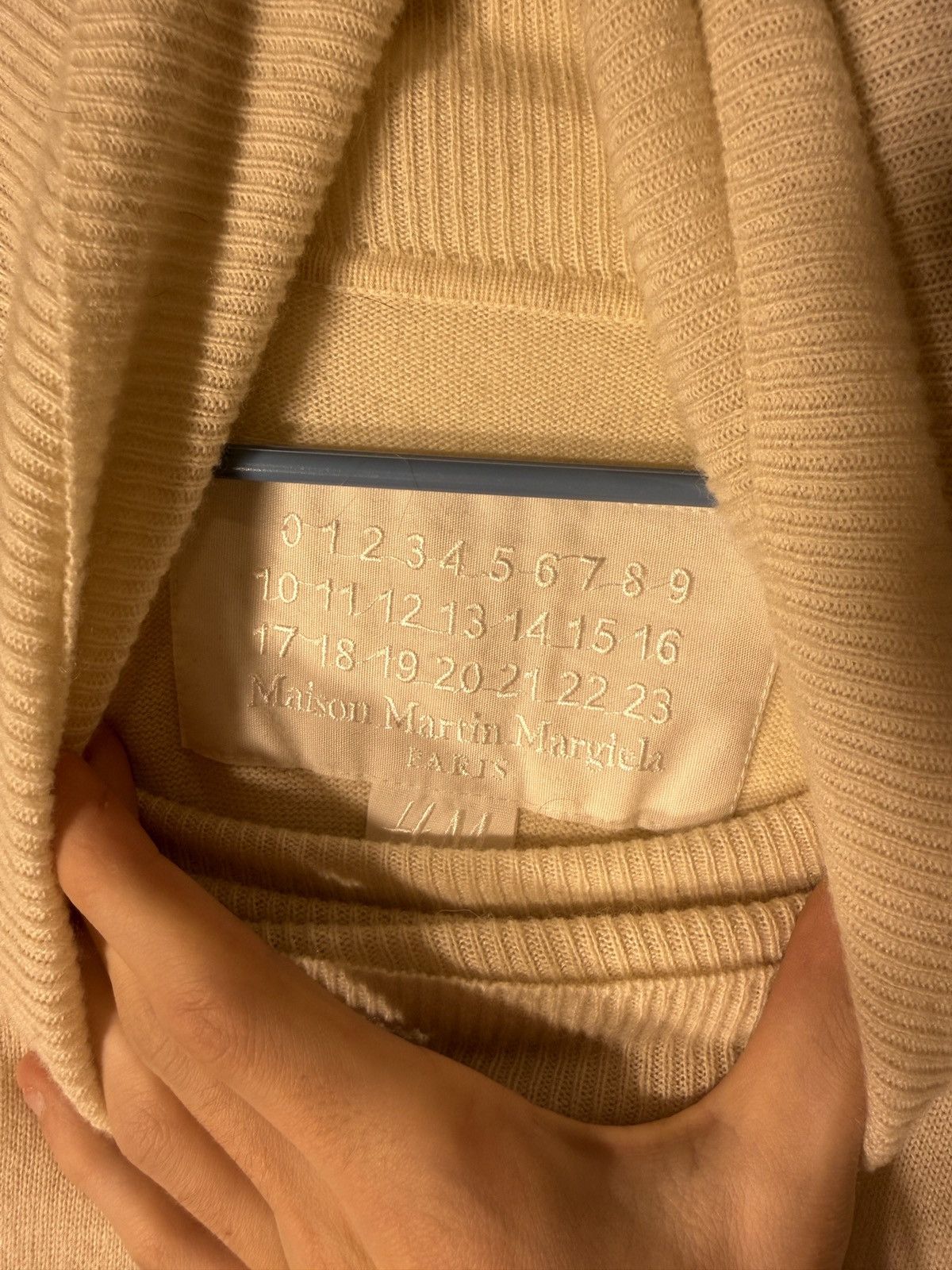 H&M × Maison Margiela Cream oversized turtlneck Size US XL / EU 56 / 4 - 7 Thumbnail