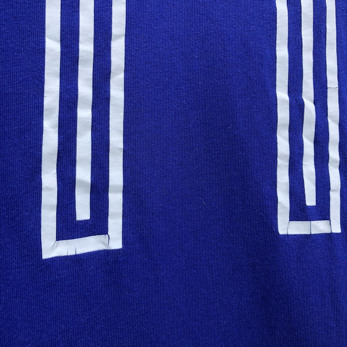 Vintage Vintage y2k Sunfaded Adidas Kirin Tshirt Size US L / EU 52-54 / 3 - 17 Thumbnail