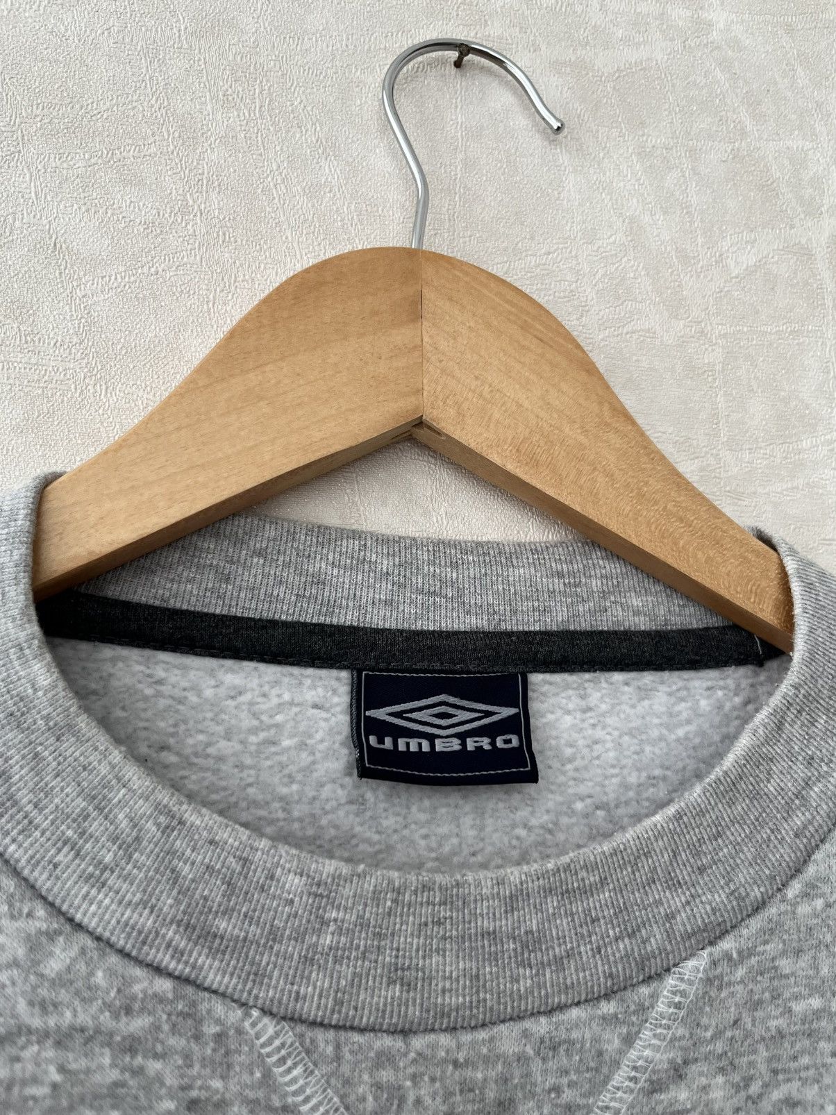 Umbro Vintage Umbro Big Logo Sweatshirt 00s Size US M / EU 48-50 / 2 - 3 Thumbnail