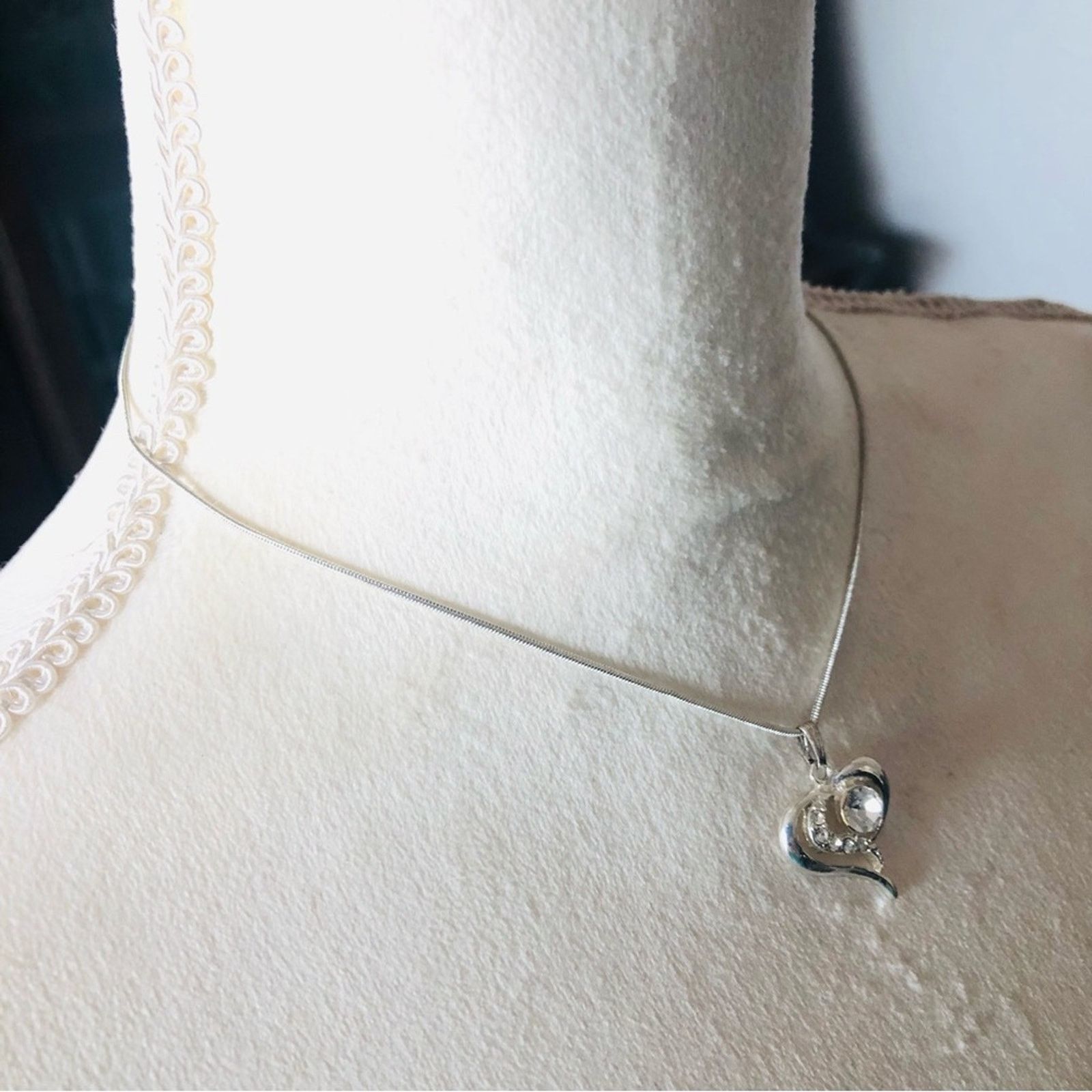Vintage Vintage clear faceted stone heart pendant on chain necklace Size ONE SIZE - 4 Thumbnail