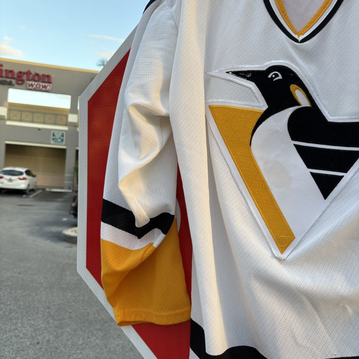 NHL Vintage CCM Pittsburgh Penguins Robo Penguin NHL Jersey Size US L / EU 52-54 / 3 - 8 Thumbnail
