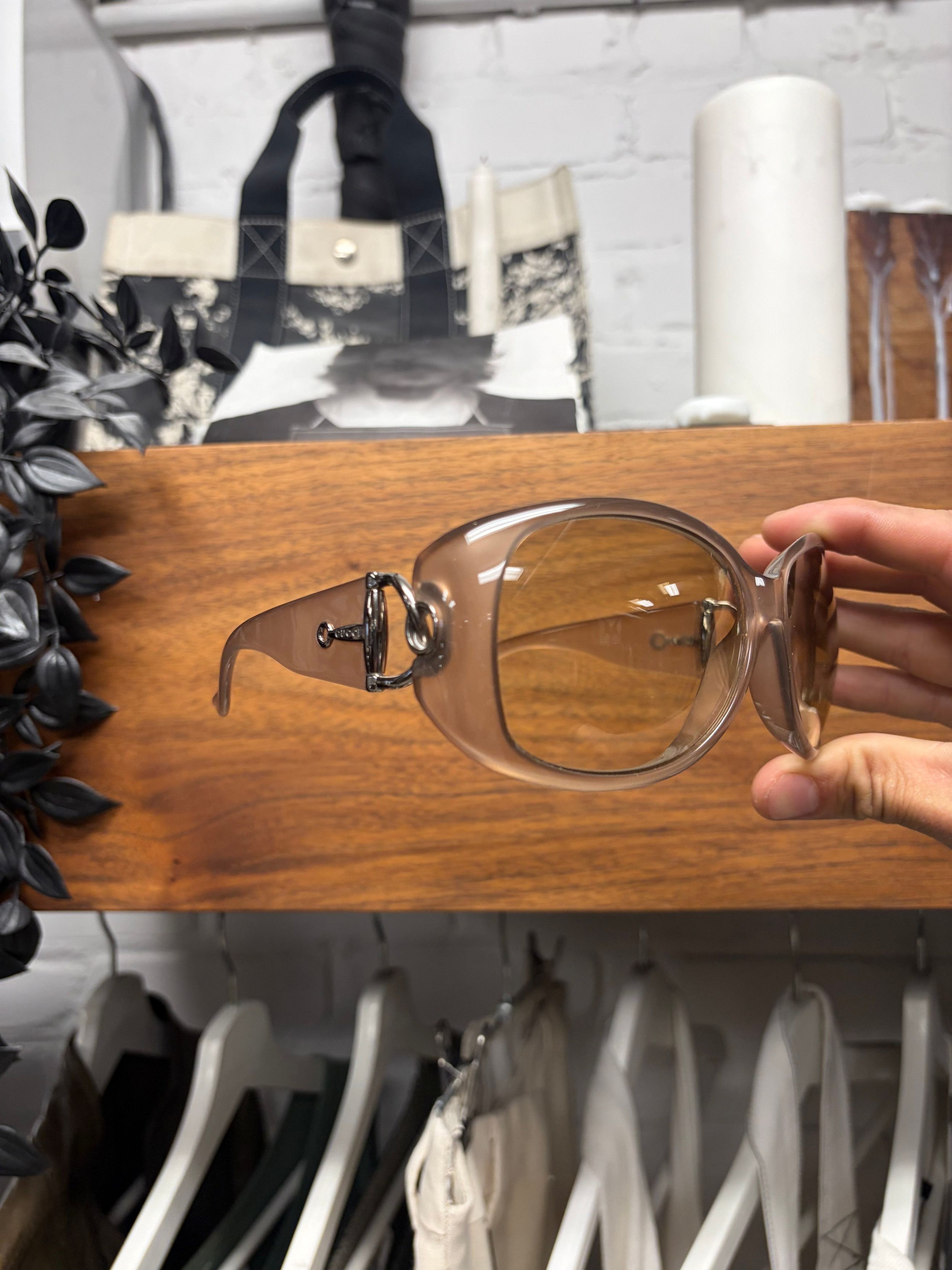 Gucci Gucci Translucent Pink ‘Horsebit’ Rounded Shape Sunglasses Size ONE SIZE - 1 Thumbnail