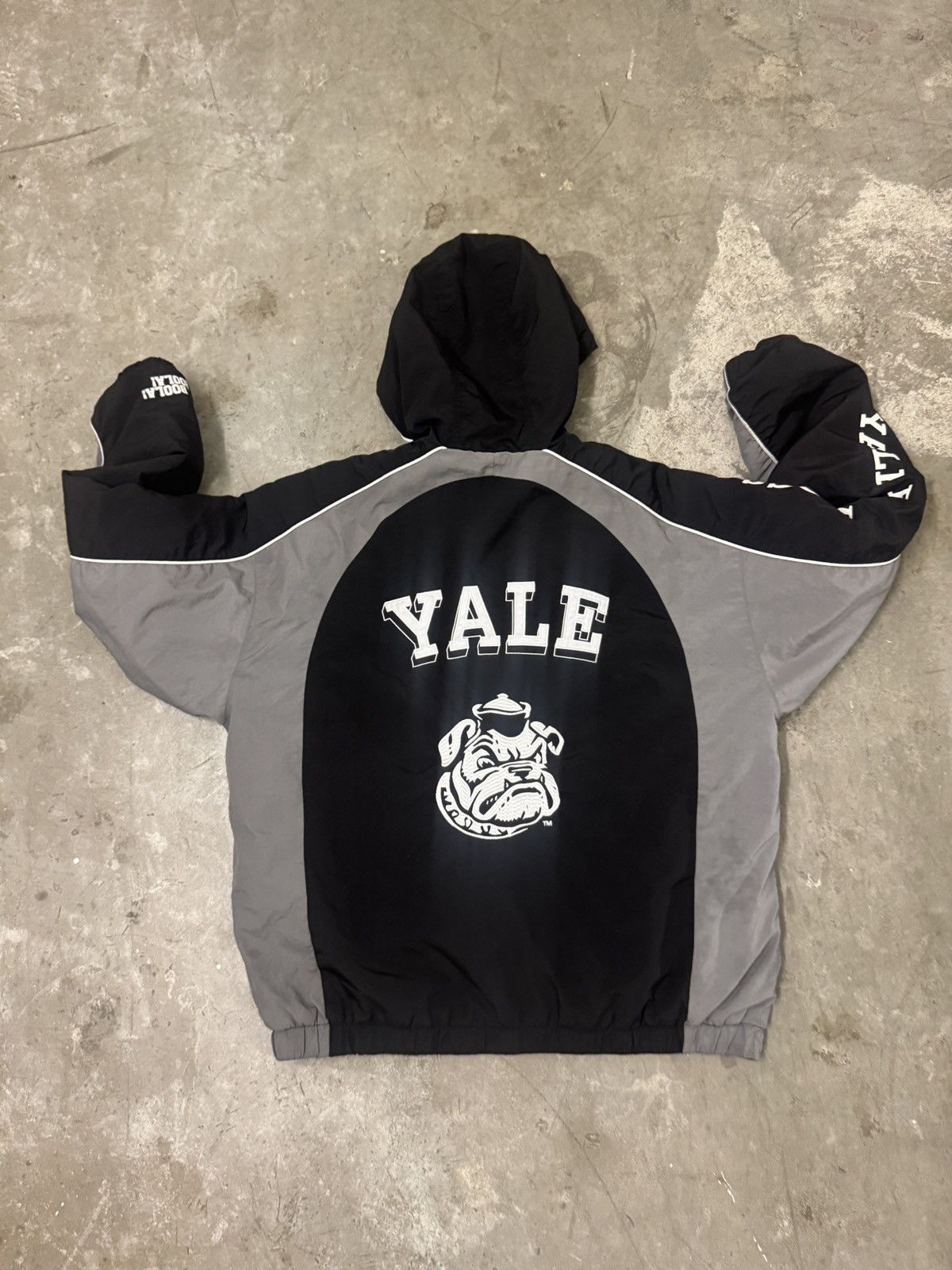 H&M Yale University Bulldogs Size US M / EU 48-50 / 2 - 3 Thumbnail