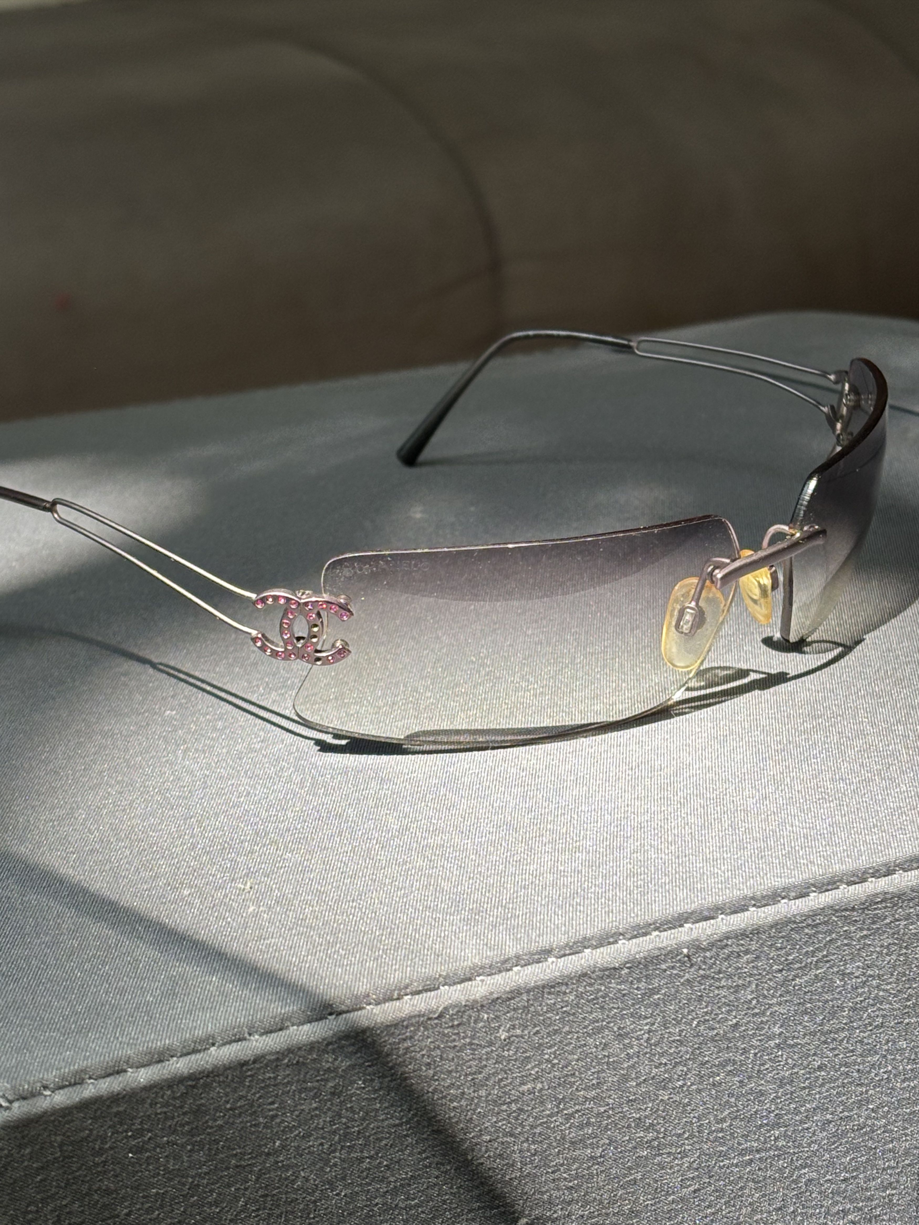 Chanel Chanel Sunglasses 4051-B Rhinestone Logo Rimless Vintage Size ONE SIZE - 3 Thumbnail