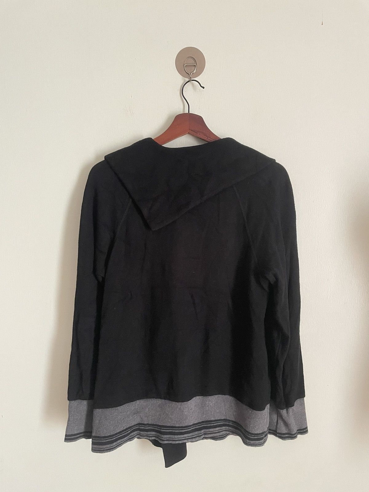 Vivienne Westwood Vivienne Westwood Asymmentry sweater Size L / US 10 / IT 46 - 2 Thumbnail