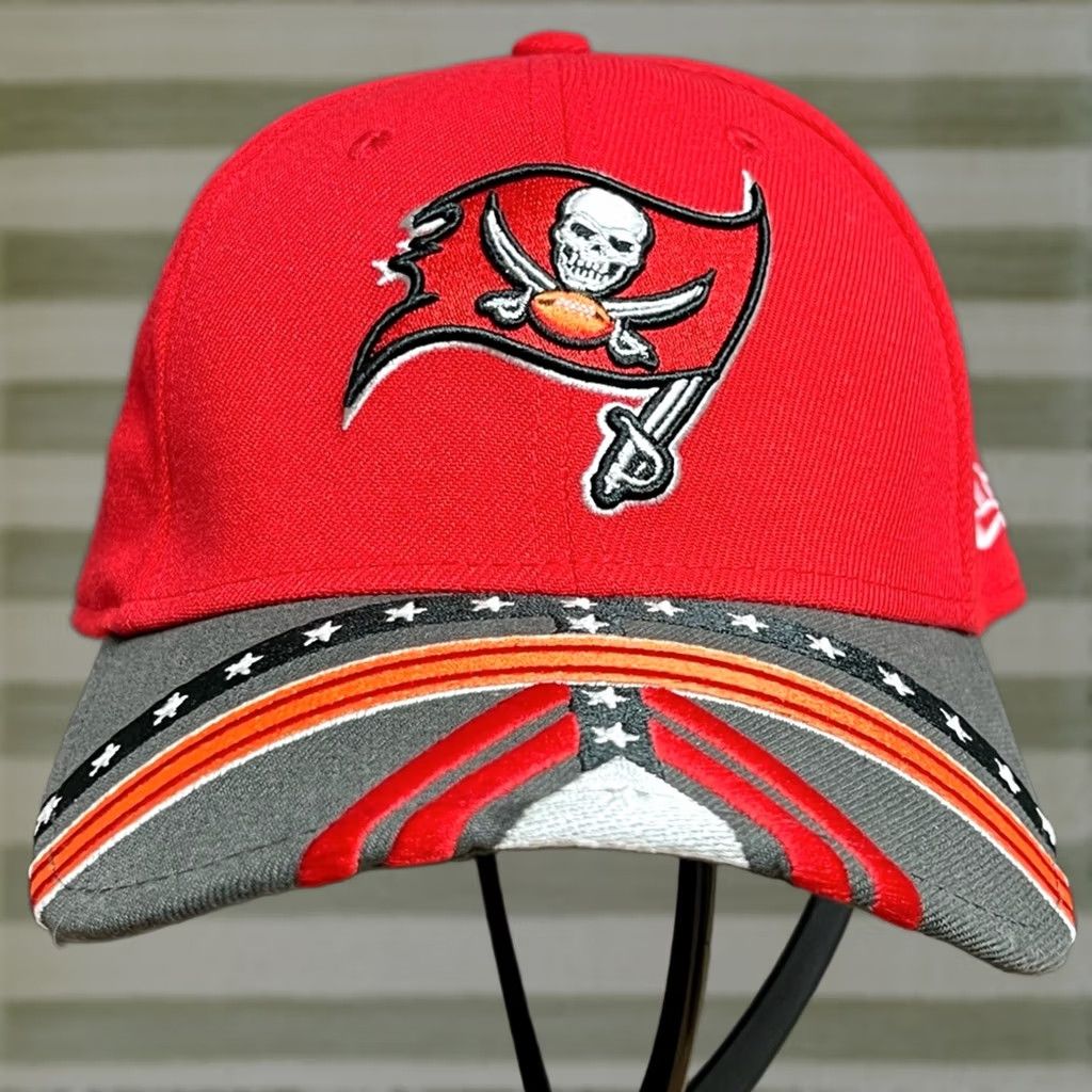 New Era VINTAGE Tampa Bay Buccaneers 2019 NFL Draft Hat Fitted New Era 39Thirty S/M NWOT Red 5 Panel Men M Size ONE SIZE - 1 Thumbnail