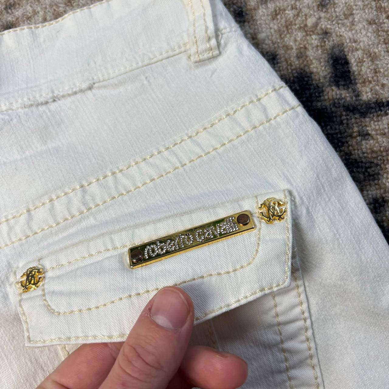Roberto Cavalli Roberto Cavalli Vintage Y2K Metal Logo Chino Pants Size 26" / US 2 / IT 38 - 5 Thumbnail