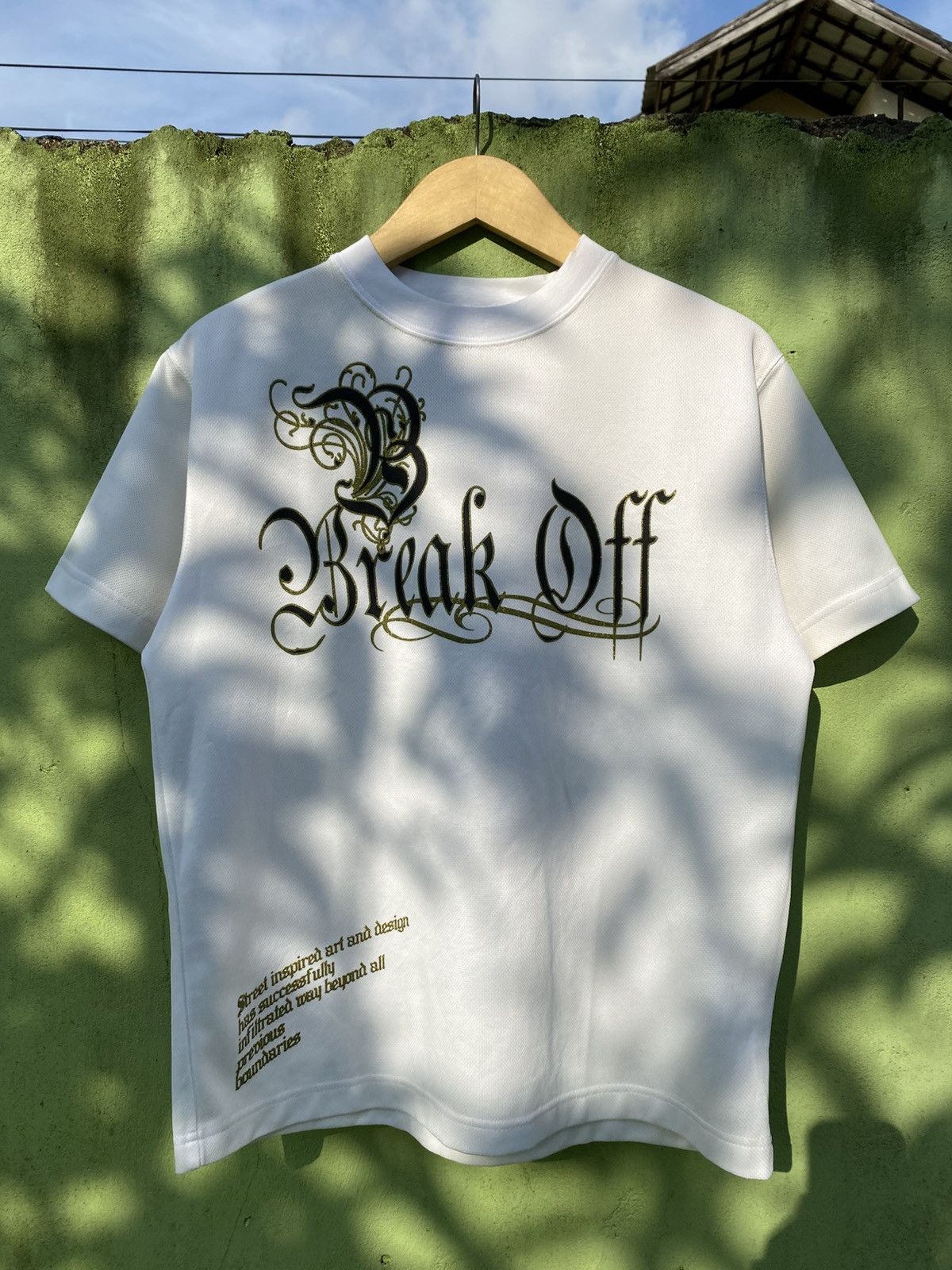 Japanese Brand Break Off Ornamental Gothic Typography Graphic T-Shirt White Size US M / EU 48-50 / 2 - 1 Thumbnail