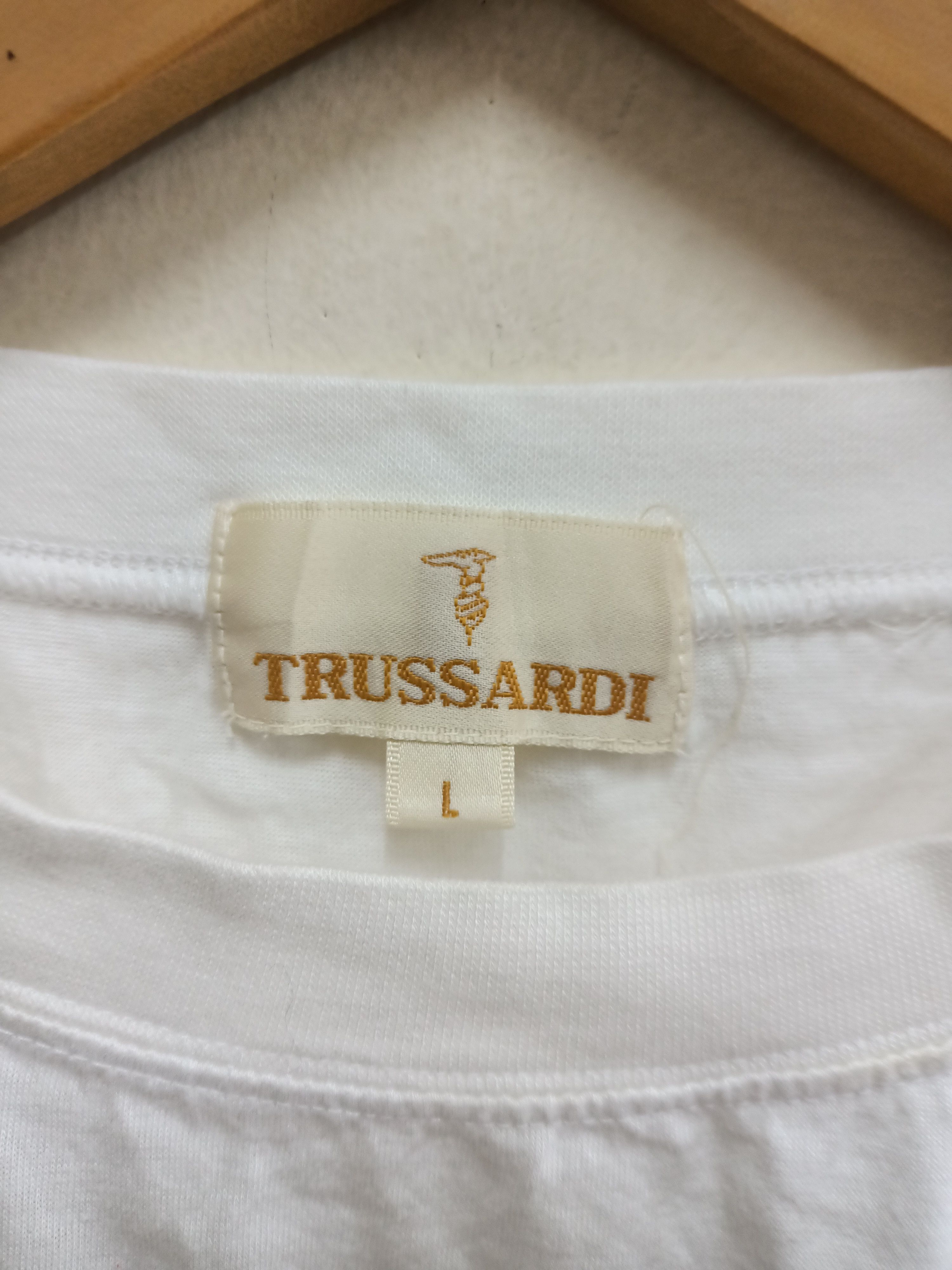 Trussardi Vintage Trussardi t-shirt Size US L / EU 52-54 / 3 - 3 Thumbnail