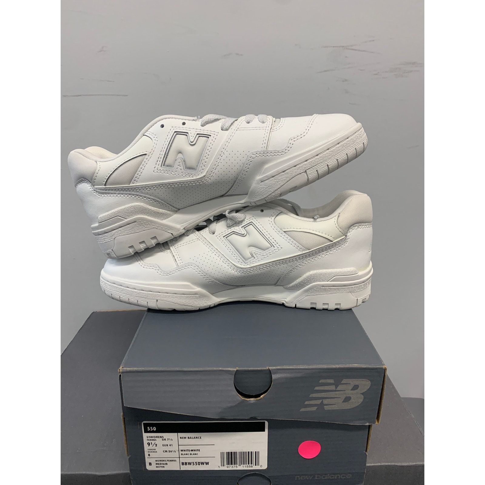 New Balance New Balance 550 Triple White Women's 9.5 Men's 8 SHIPS NOW Size US 9.5 / IT 39.5 - 5 Thumbnail