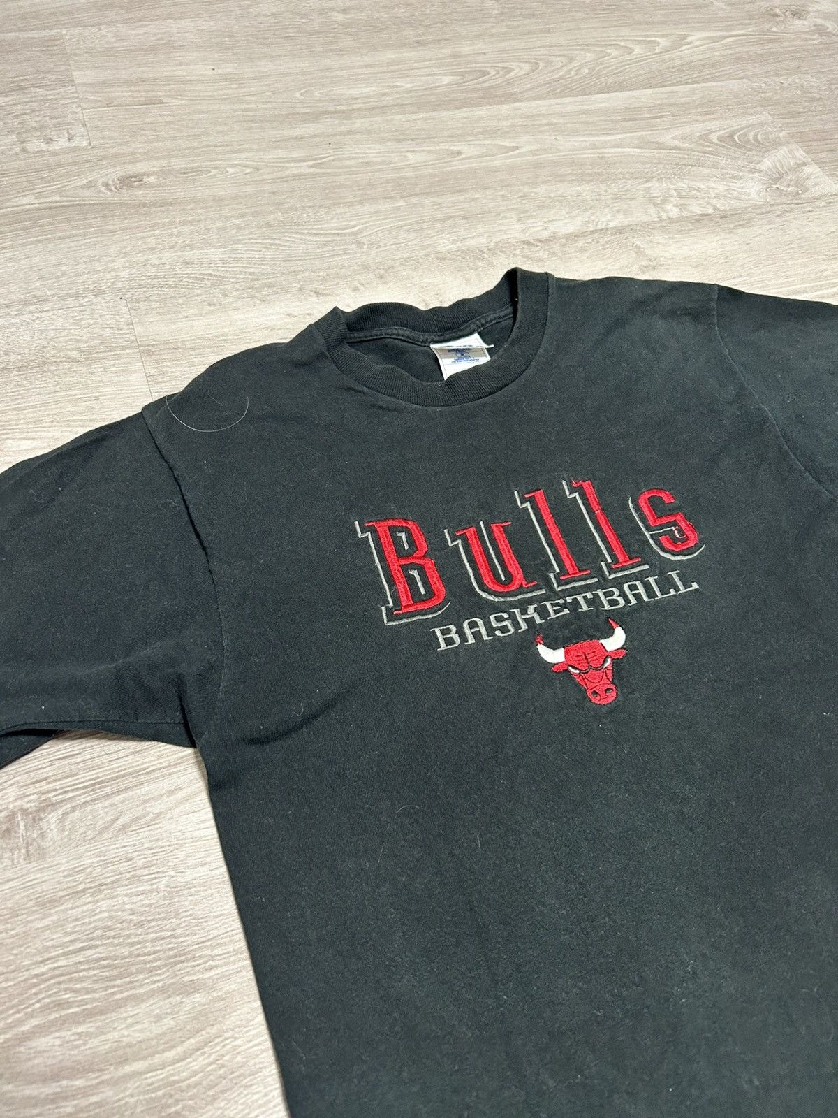 NBA Vintage Chicago Bulls T-shirt 90’s made in USA size M Size US M / EU 48-50 / 2 - 1 Thumbnail