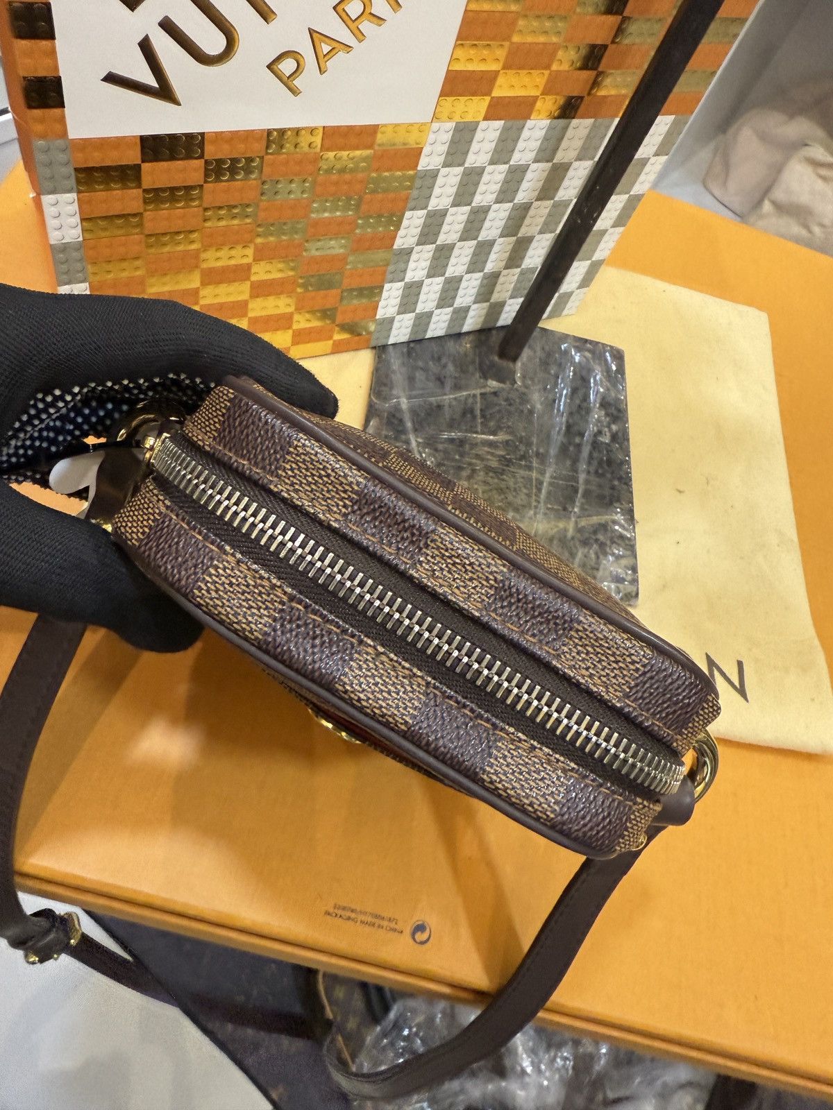 Louis Vuitton LOUIS VUITTON DAMİER EBENE RIFT -2142 Size ONE SIZE - 9 Thumbnail