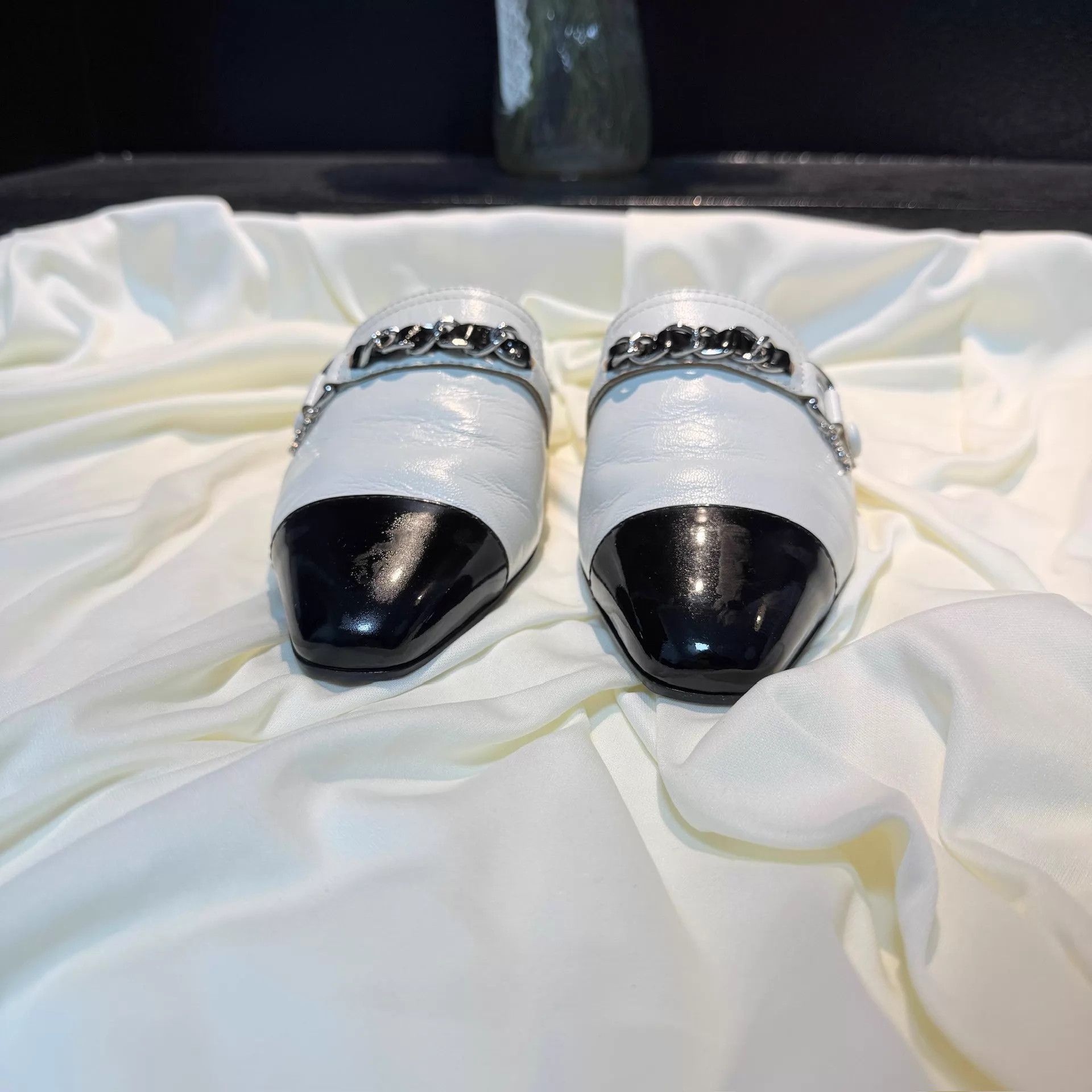 Chanel CHANEL Black & White Panda Charm Mule 36 Size US 5.5 / IT 35.5 - 2 Thumbnail