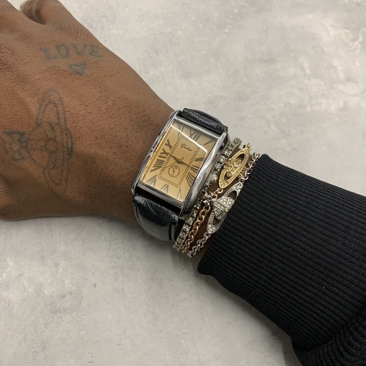 Vintage 90s vintage retro luxury style gold leather watch
