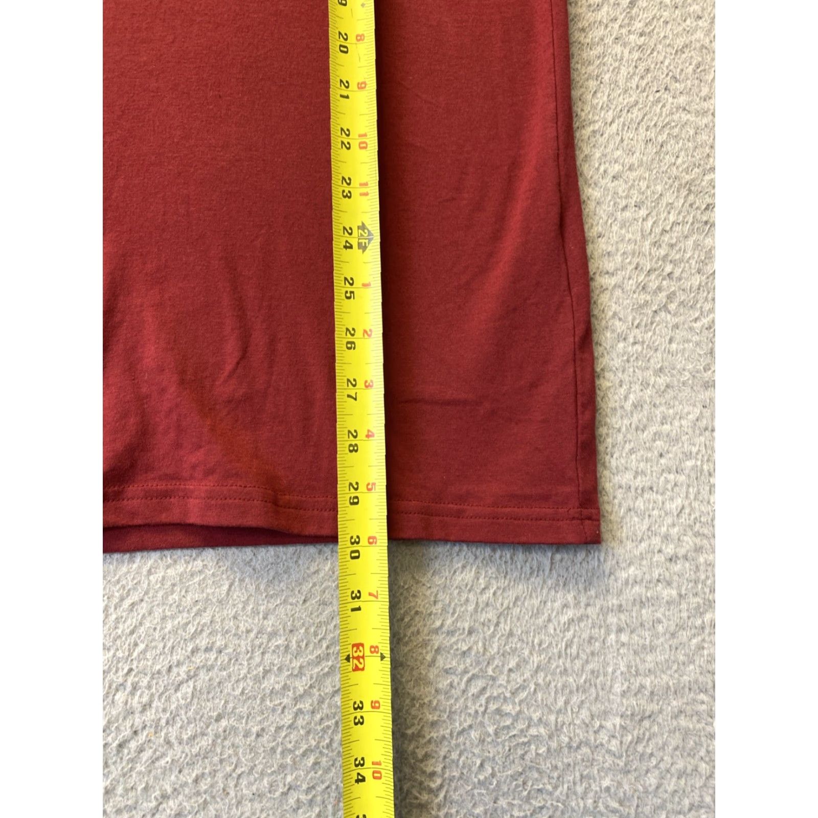Under Armour VINTAGE? Under Armour Mavericks T Shirt M Mens Burgundy HeatGear Crew Neck Short Sleeve Maroon 14641 Men Size US M / EU 48-50 / 2 - 5 Thumbnail