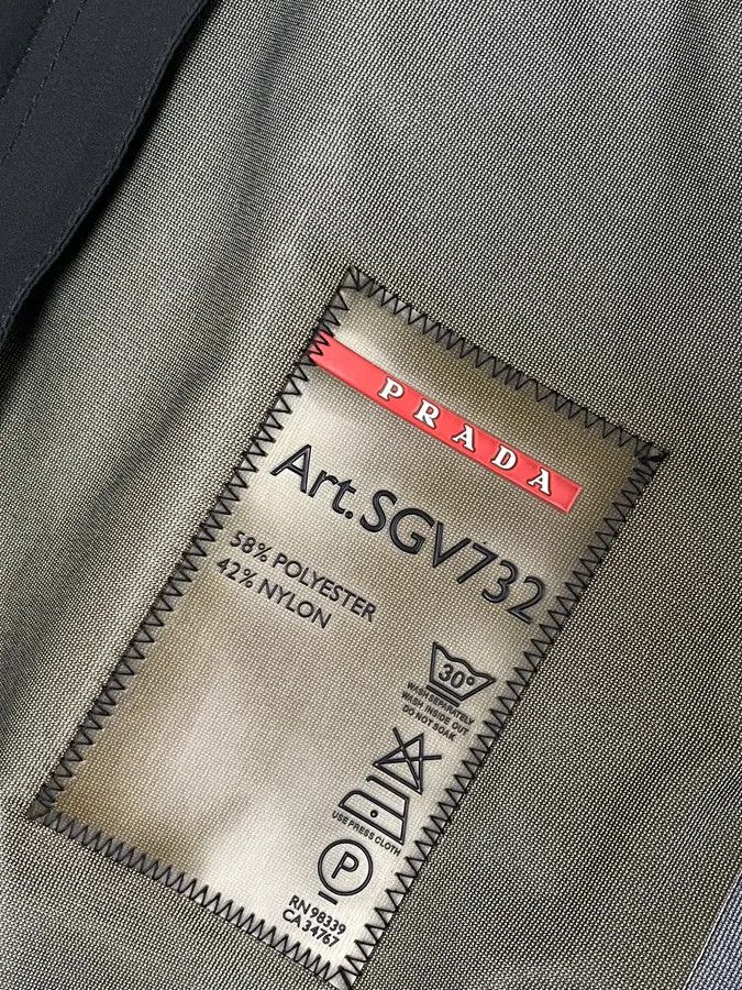 Prada AW2007 Prada Black Nylon Long Windbreaker Jacket Size US L / EU 52-54 / 3 - 11 Thumbnail