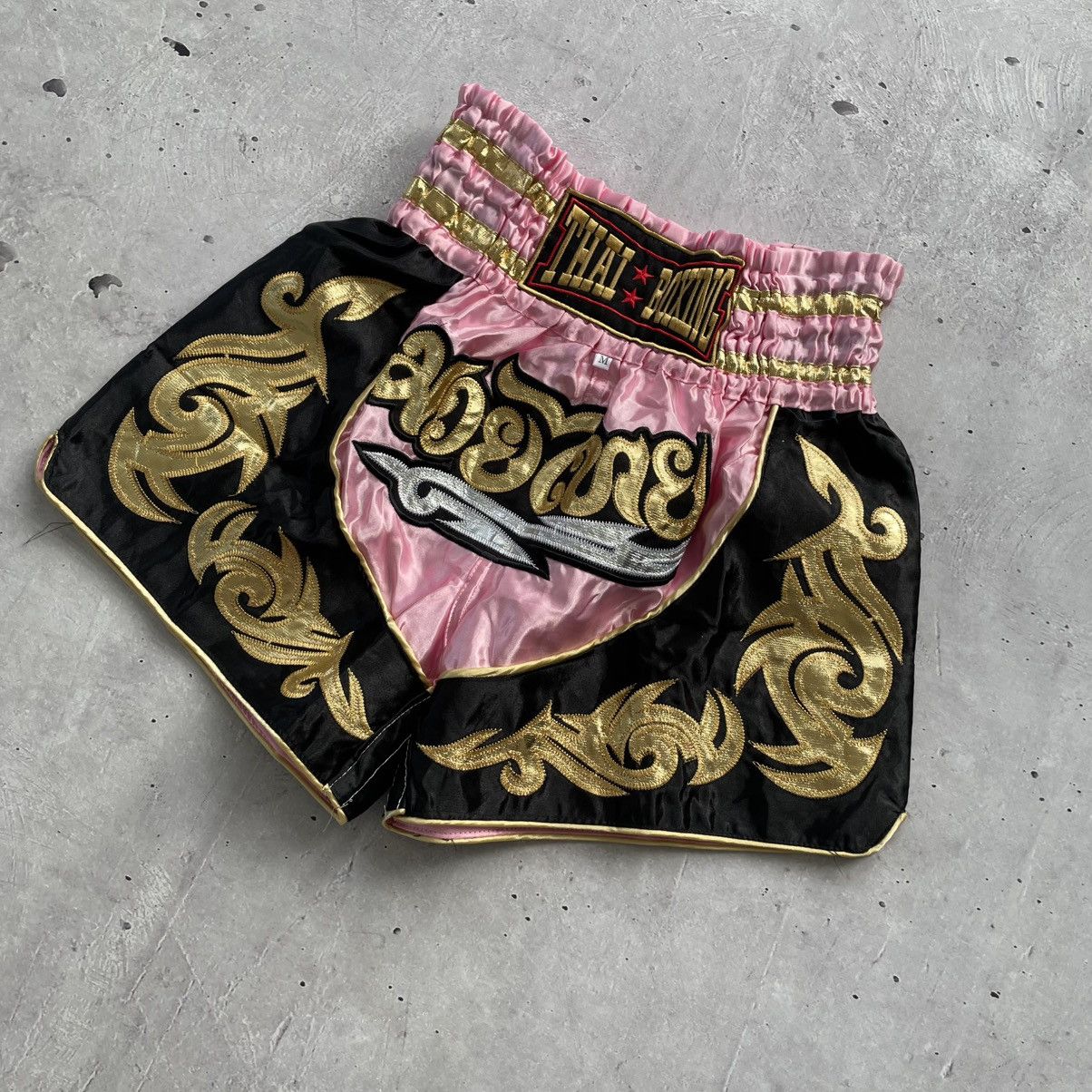 Vintage MUAY THAI BOXING SHORT PANTS STEETWEAR CORE FASHION Size US 28 / EU 44 - 2 Thumbnail