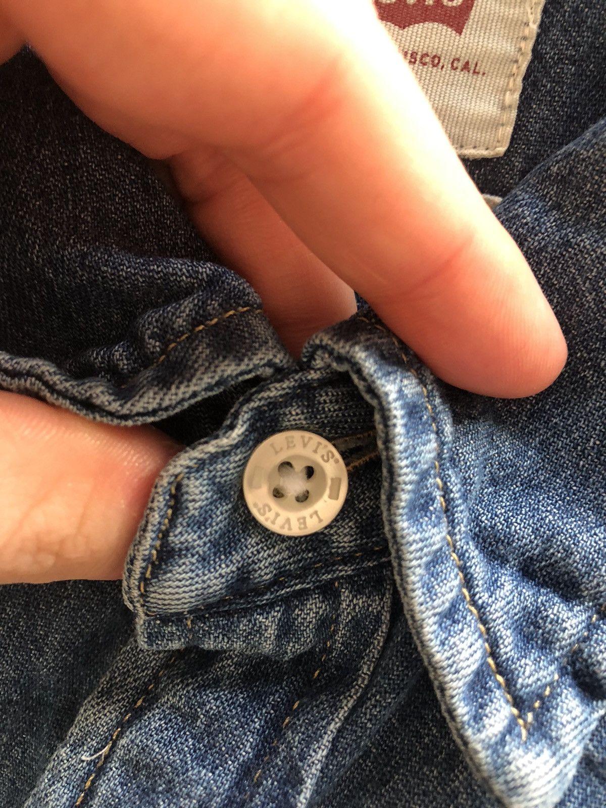 Levi's LEVI’S CLASSIC LIGHT BLUE DENIM VINTAGE BUTTON UP SHIRT Size US S / EU 44-46 / 1 - 3 Thumbnail