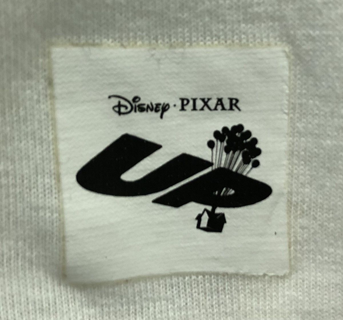 Uniqlo Uniqlo Disney Pixar Movie UP Grape Soda T-Shirt Size US L / EU 52-54 / 3 - 4 Thumbnail