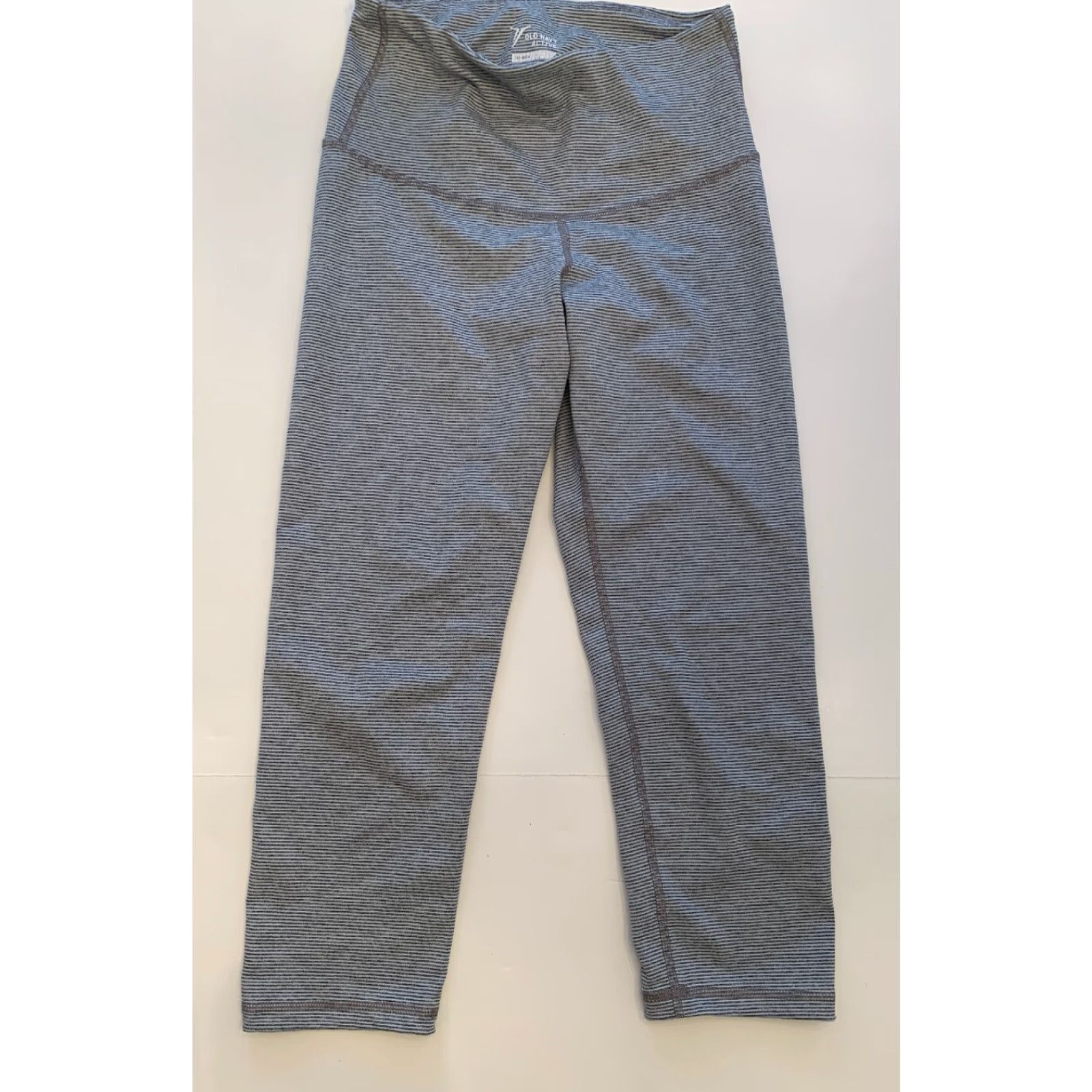Old Navy VINTAGE Old Navy Active Go-Dry Gray White Stripe Women's Crop Leggings 20" Inseam Small Size 28" / US 6 / IT 42 - 3 Thumbnail