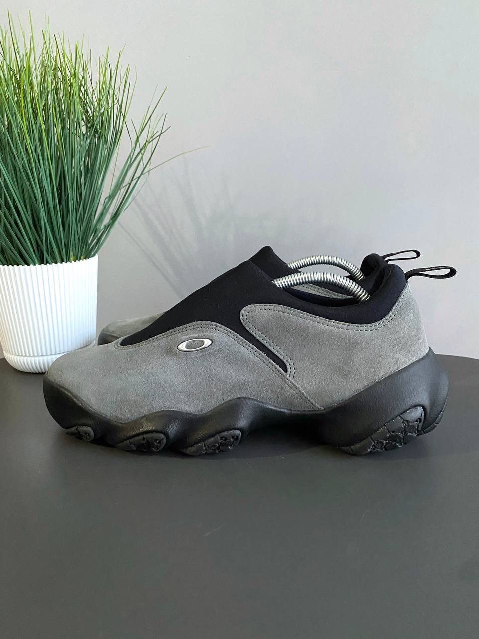 Oakley Vintage Oakley Flesh 00s Grey Suede Slip On Sneaker Size US9 Size US 9 / EU 42 - 6 Thumbnail