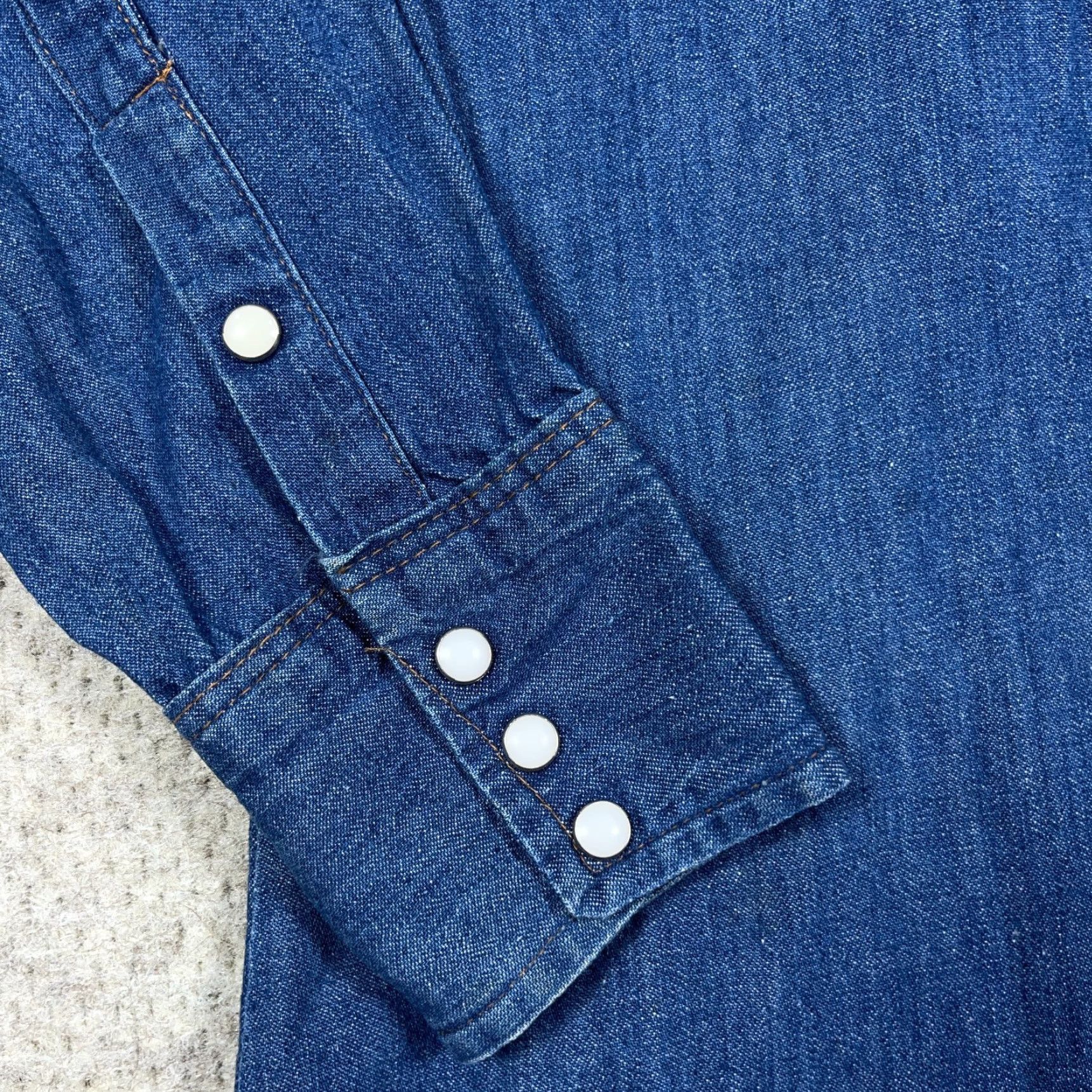 Wrangler VINTAGE Wrangler Shirt Men M Blue Denim Pearl Snap 70s 1970s USA Made Wrangler Shirt Mens Regular Blue Denim Cotton Size US M / EU 48-50 / 2 - 6 Thumbnail