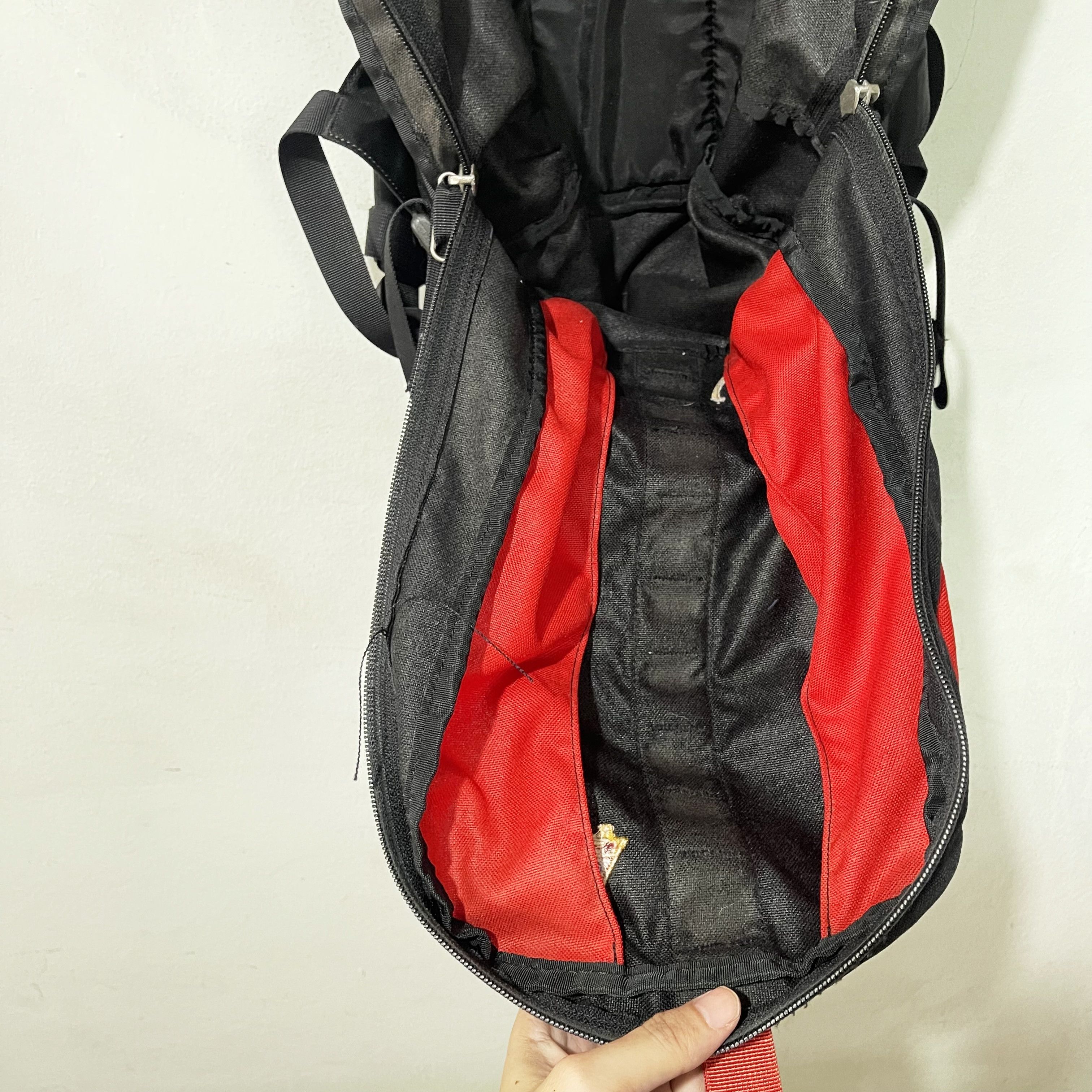 Nike ACG Vintage Nike ACG Kirst 25 Backpack Black Red Hiking Bag Size ONE SIZE - 13 Thumbnail
