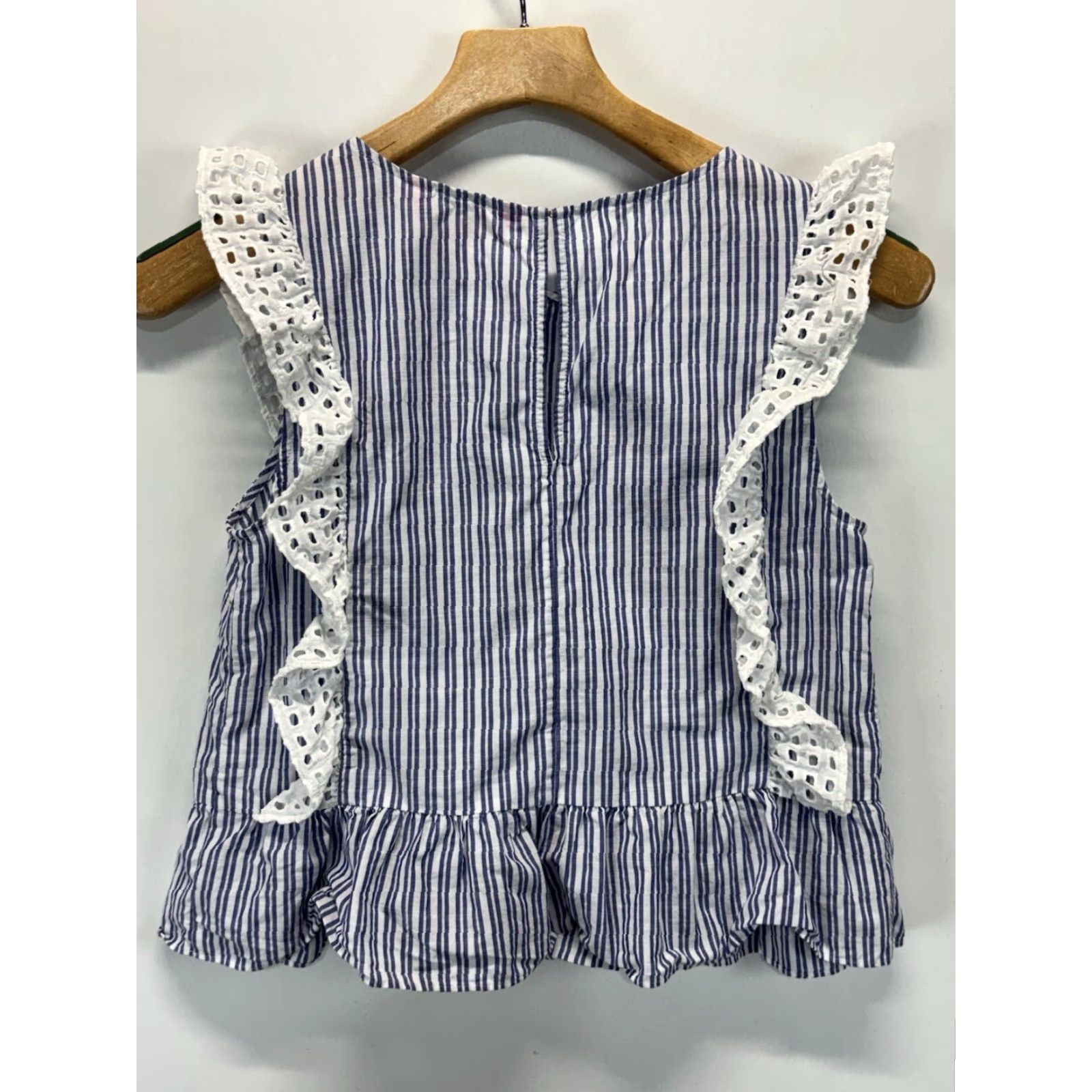 Lilly Pulitzer VINTAGE Lilly Pulitzer Ellis Peplum Top Shirt Womens XS Blue White Striped Lace 100% Cotton Round Neck Sleeveless Casual Party/Cocktail Size XS / US 0-2 / IT 36-38 - 3 Thumbnail