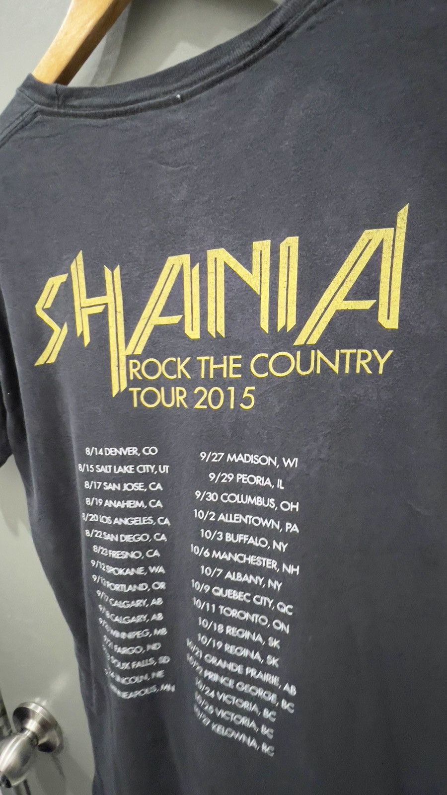 Band Tees Shania Rock This Country Tour 2015 Size US L / EU 52-54 / 3 - 4 Thumbnail