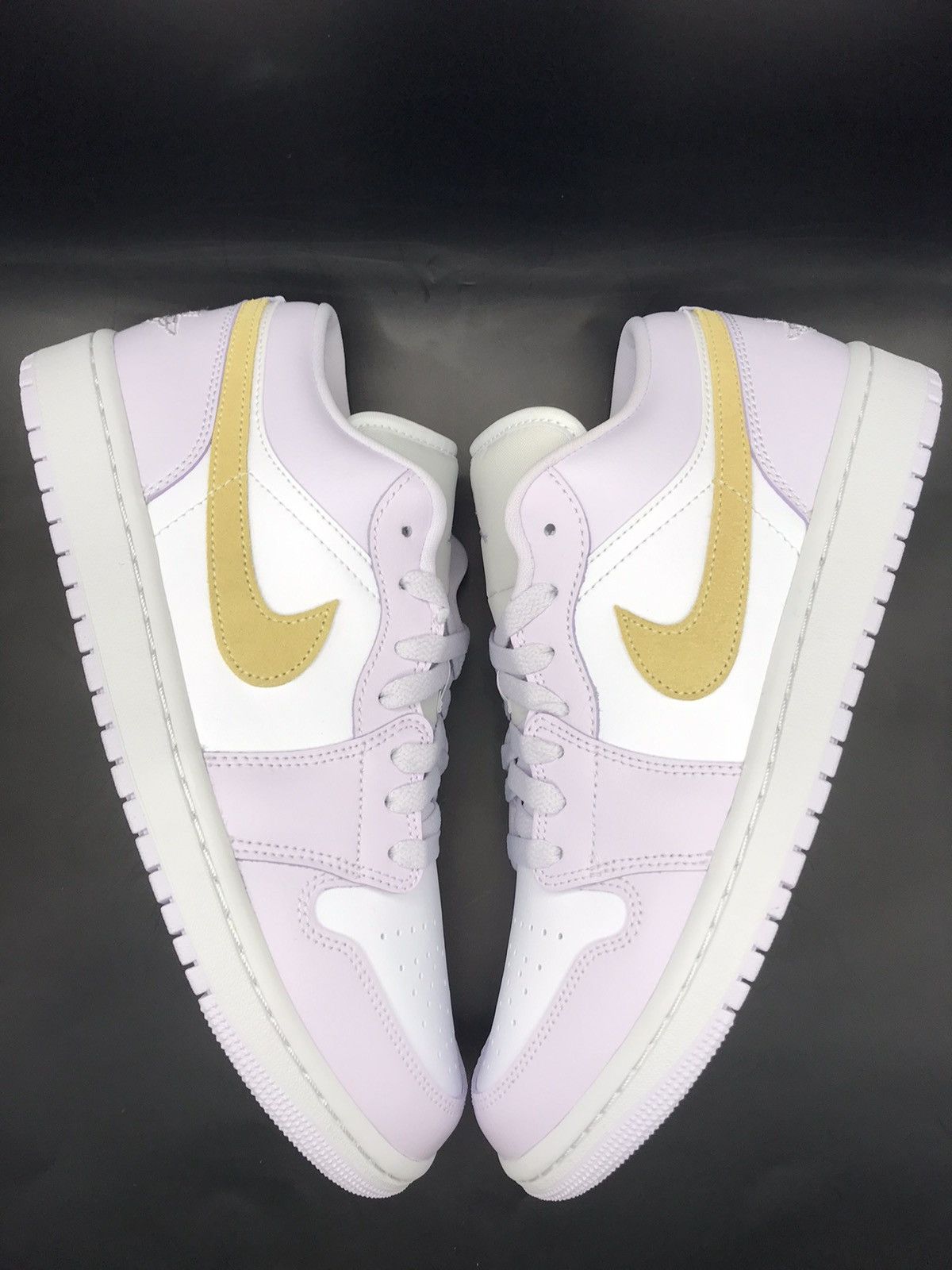 Jordan Brand Jordan 1 Low “ Barely Grape” Size US 12 / IT 42 - 2 Thumbnail