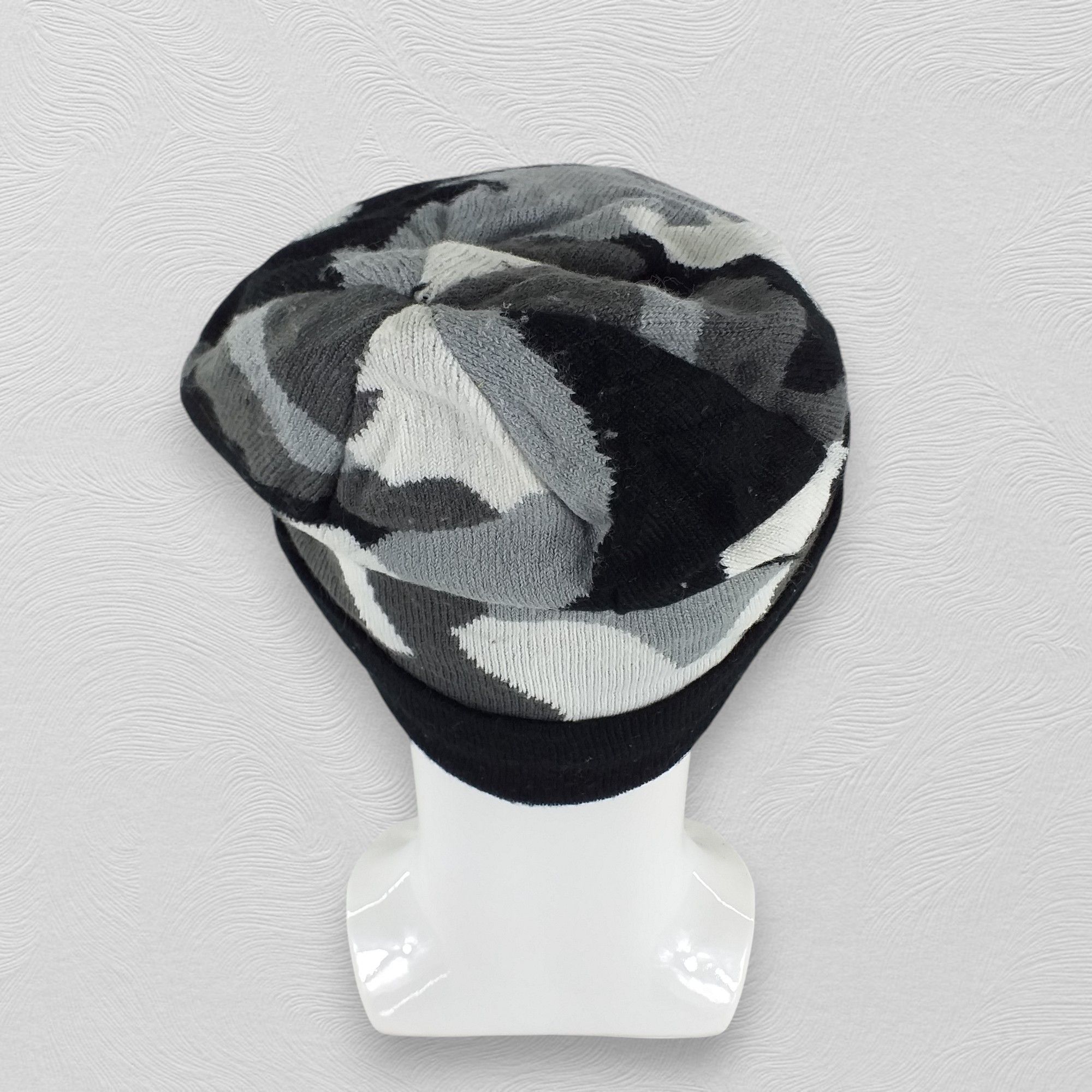 Obey Obey Embroidery Camo Snow Cap Hat Beanie -BN284 Size ONE SIZE - 2 Thumbnail