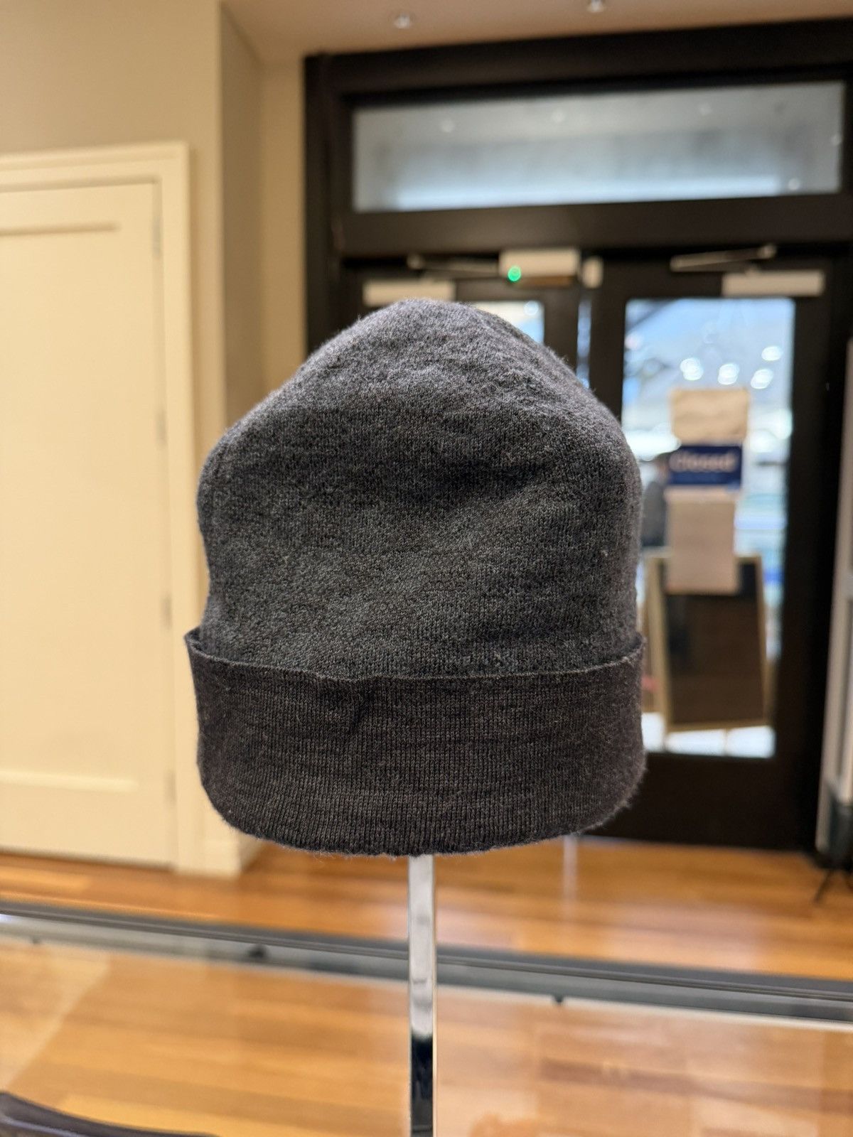 Louis Vuitton Louis Vuitton Neo Petit Beanie Size ONE SIZE - 3 Thumbnail