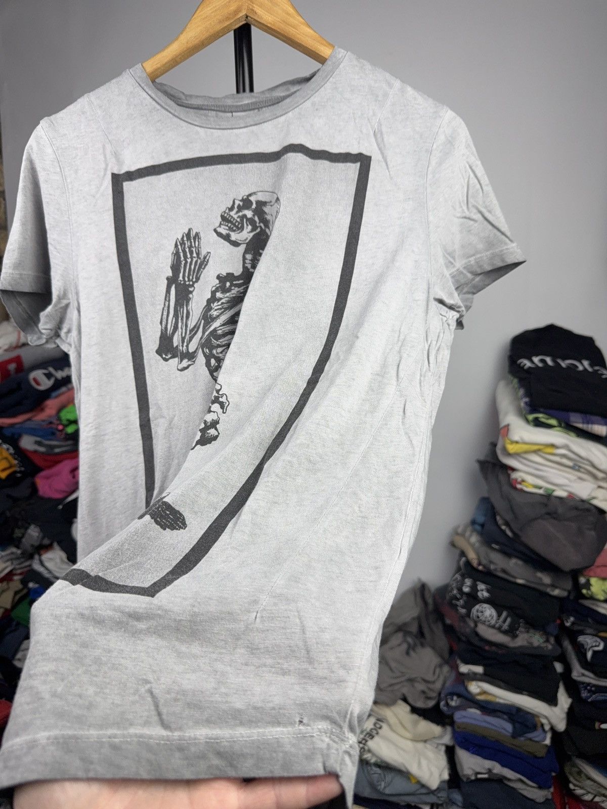 Japanese Brand 00s Religion Skeleton Prayer Gothic Rock Avant-Garde Tee Size US M / EU 48-50 / 2 - 6 Thumbnail
