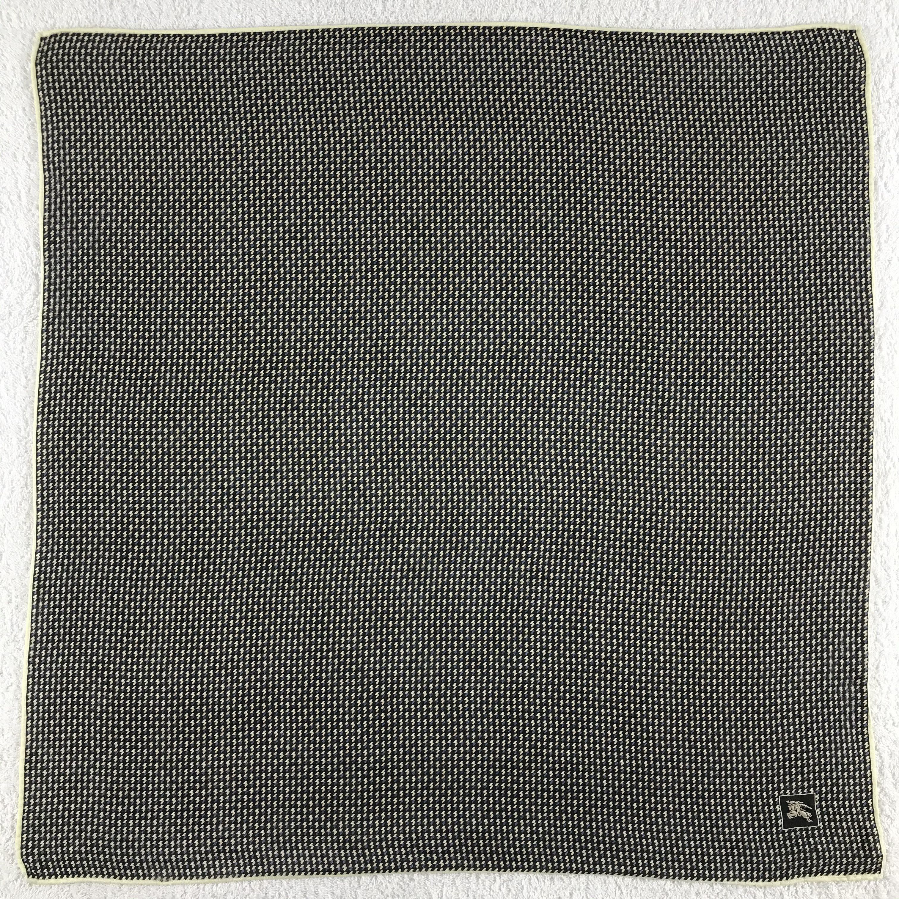 Burberry × Vintage Burberry Bandana / Handkerchief / Neckerchief - S296 Size ONE SIZE - 1 Thumbnail