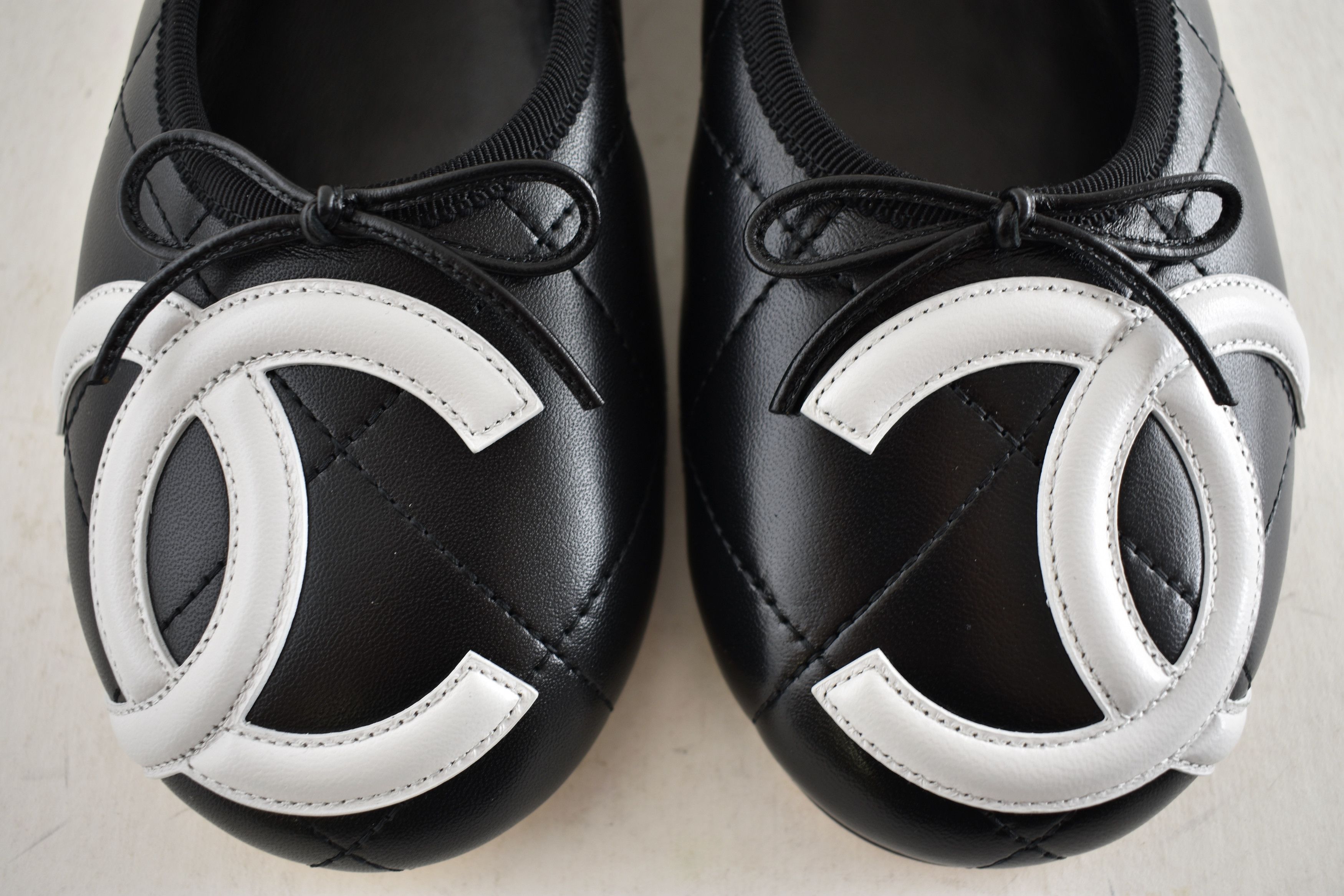 Chanel 26M Coco Beach Cambon White CC XL Ballet Ballerina Flat 37 Size US 7 / IT 37 - 12 Thumbnail