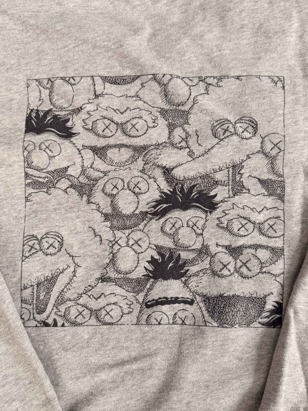 Kaws × Uniqlo KAWS X UNIQLO X SESAME STREET CREWNECK SWEATSHIRT Size US L / EU 52-54 / 3 - 7 Thumbnail